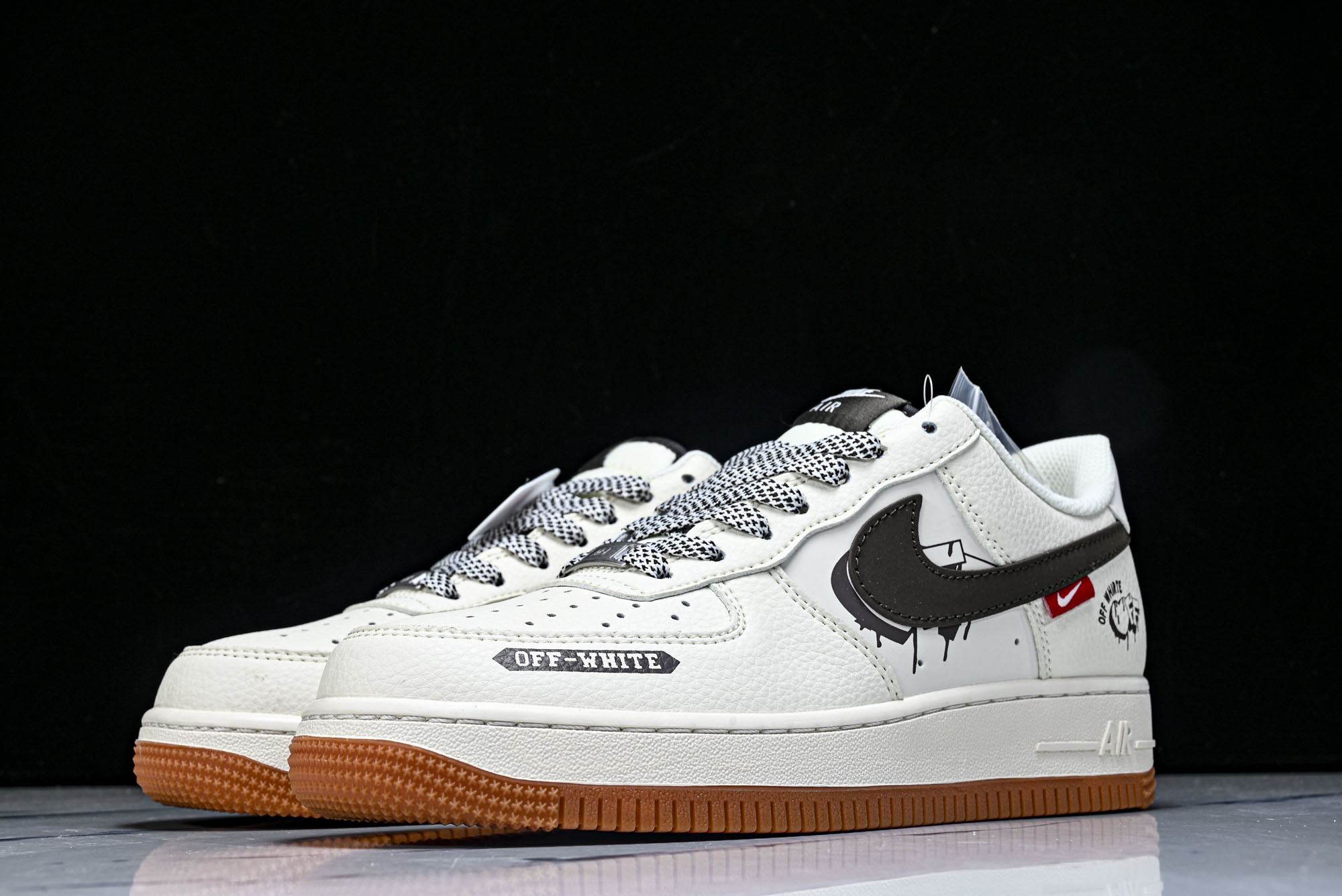 Nike Air Force 1'07 Low 联名 爱心米黑生胶 空军一号低帮休闲板鞋 QW5836-