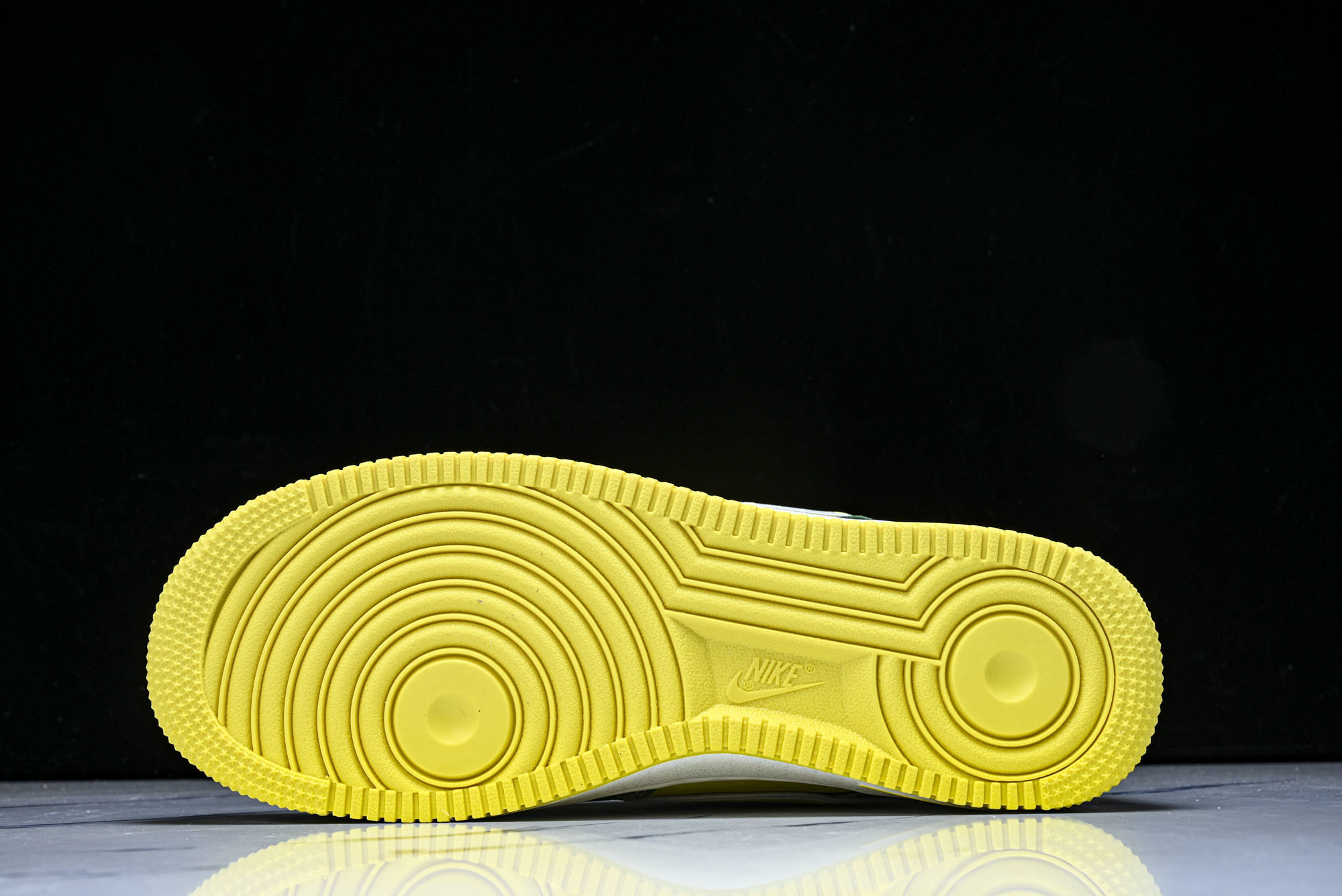 Nike Air Force 1'07 Low 草绿黄 空军一号低帮休闲板鞋 SY1388-00836 