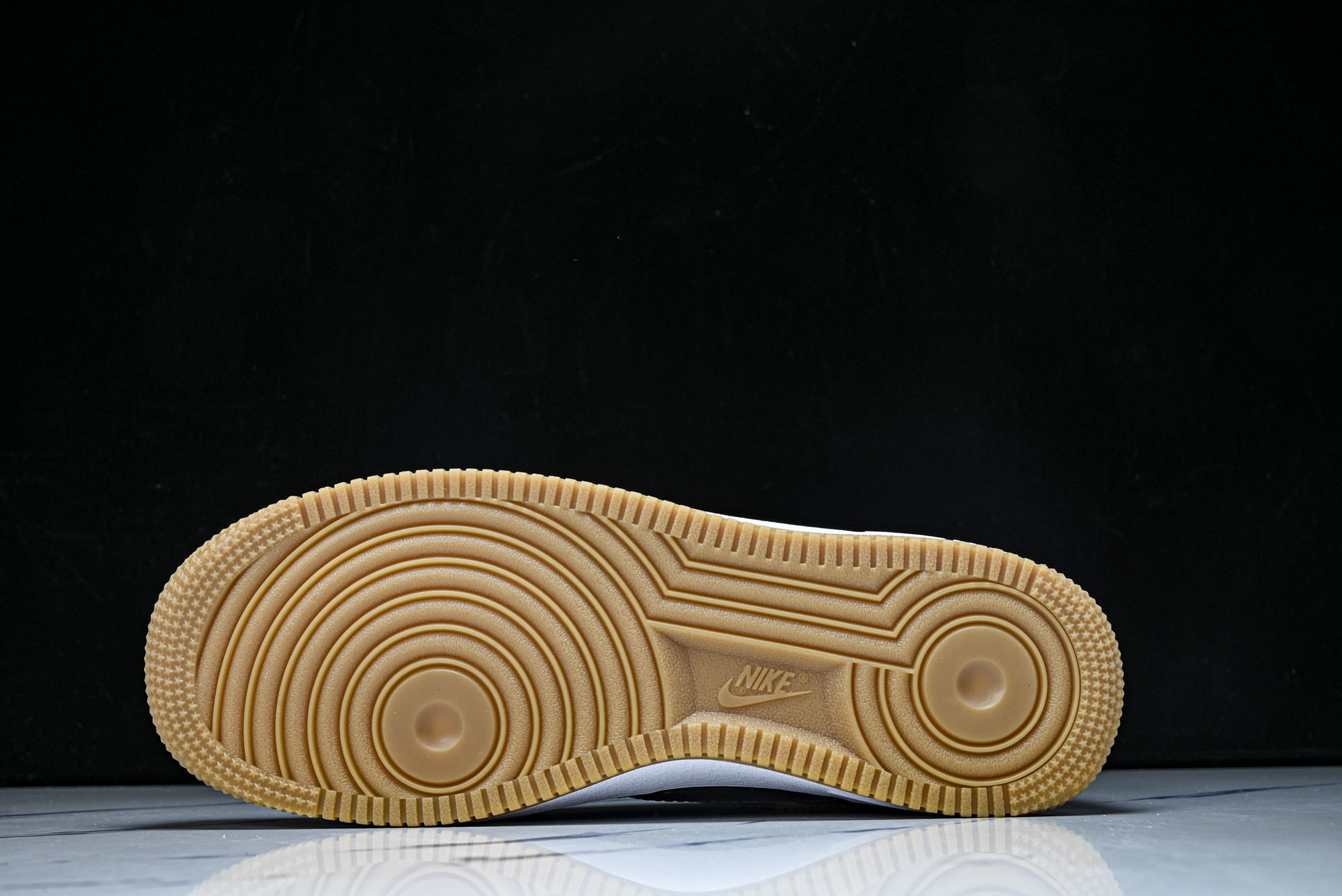 Nike Air Force 1'07 Low 空军一号低帮休闲板鞋 DJ2739-10036 36.5