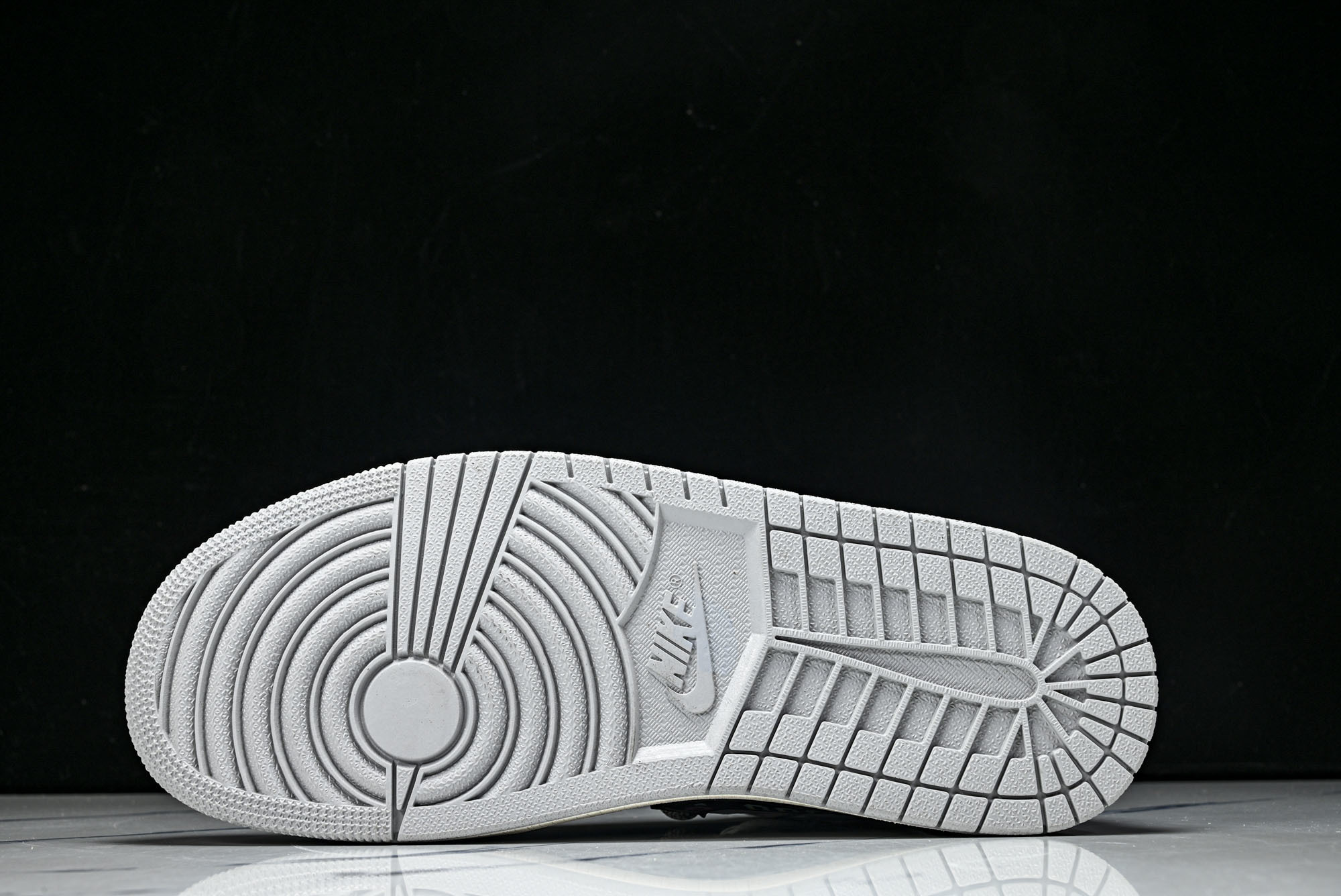 Air Jordan 1 Mid AJ1 乔1赛博棉花糖 中邦男篮球鞋 13535 36 36.5 37