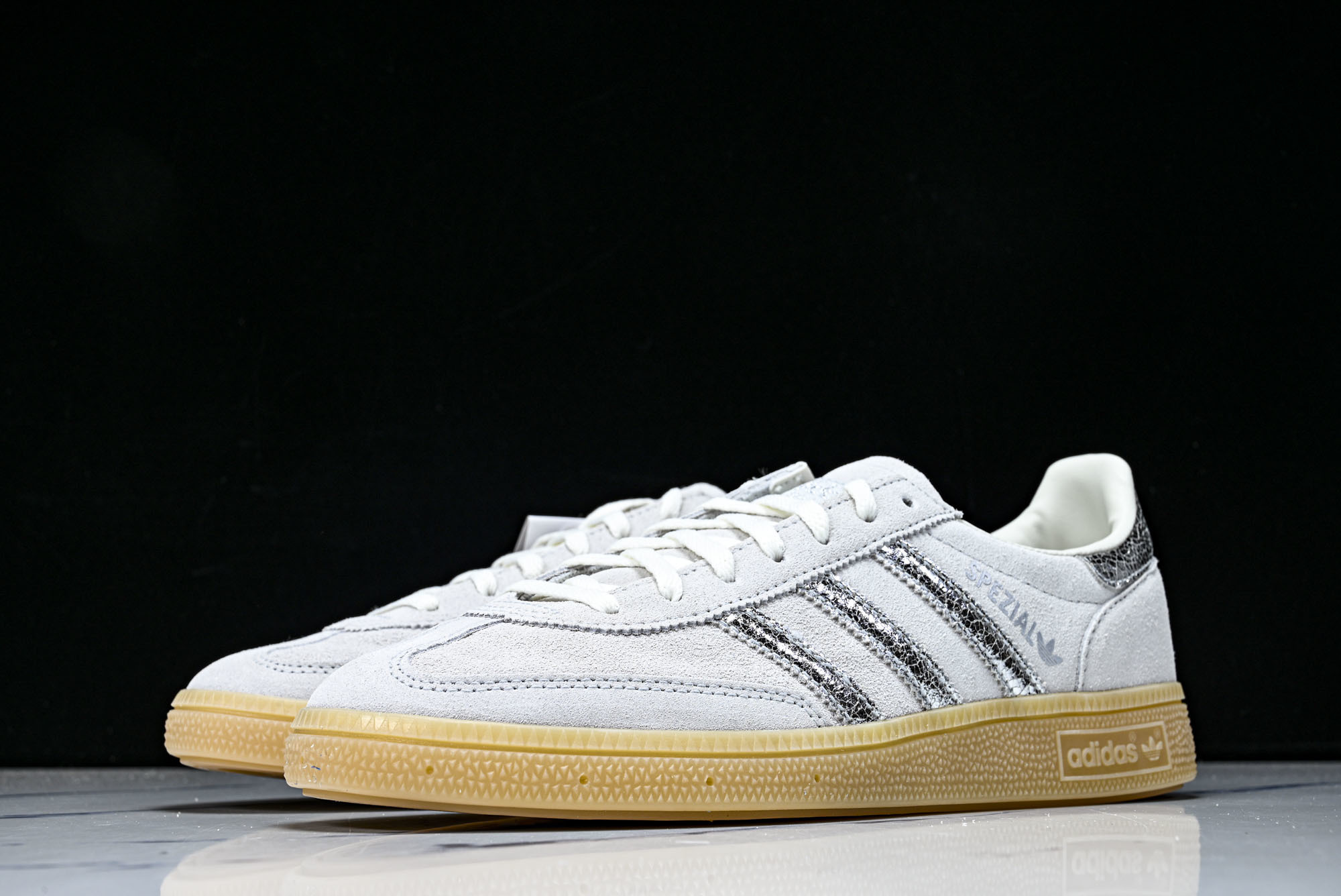 (纯原)Adidas Handball Spezial 阿迪达斯经典款牛皮复古休闲板鞋 白银生胶 HQ0