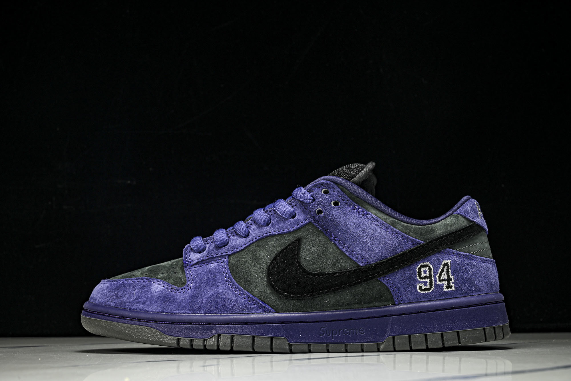 Supreme x Nike Dunk SB Dunk Low 联名灰紫 低帮休闲滑板鞋 HQ8487-