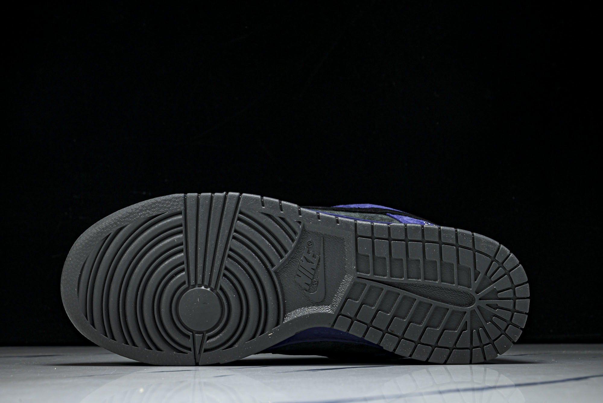 Supreme x Nike Dunk SB Dunk Low 联名灰紫 低帮休闲滑板鞋 HQ8487-