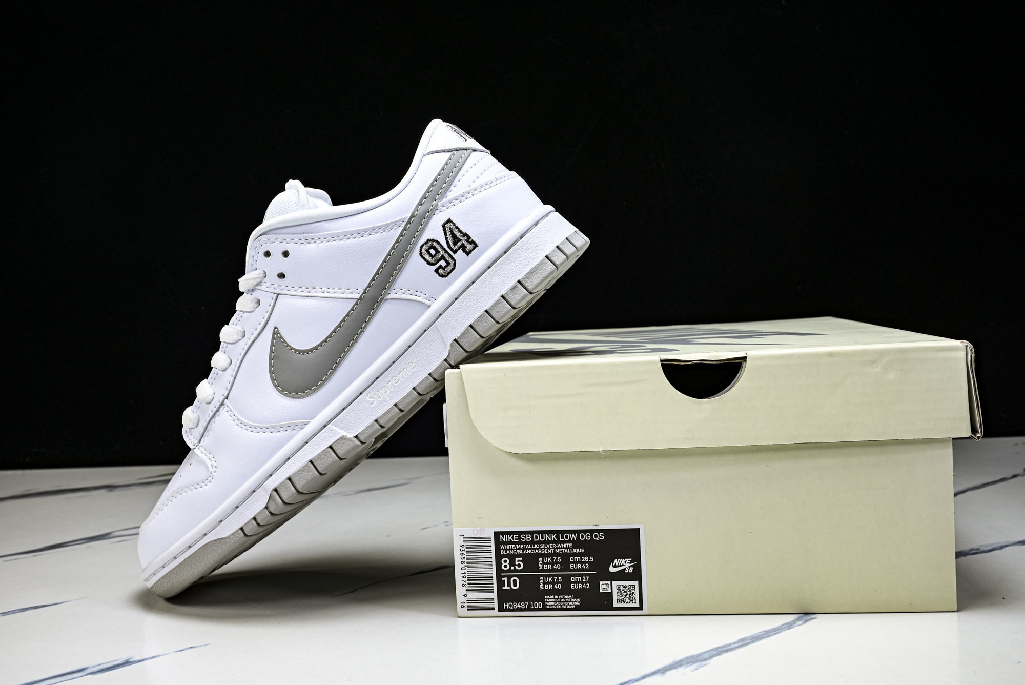 Supreme x Nike Dunk SB Dunk Low 联名白色 低帮休闲滑板鞋 HQ8487-