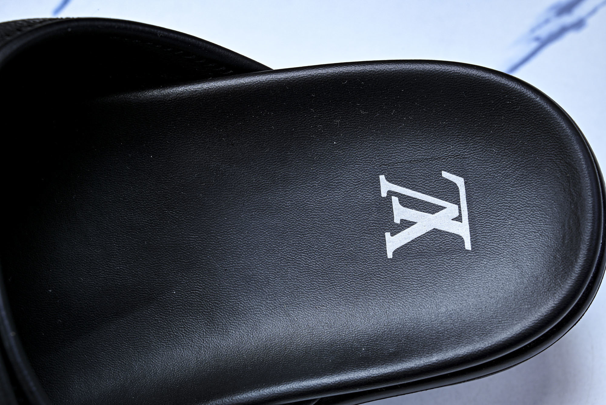 LV/路易威登男士凉鞋仿皮Monogram魔术贴鞋垫EVA底新款1AIXCQ39 40 41 42 43