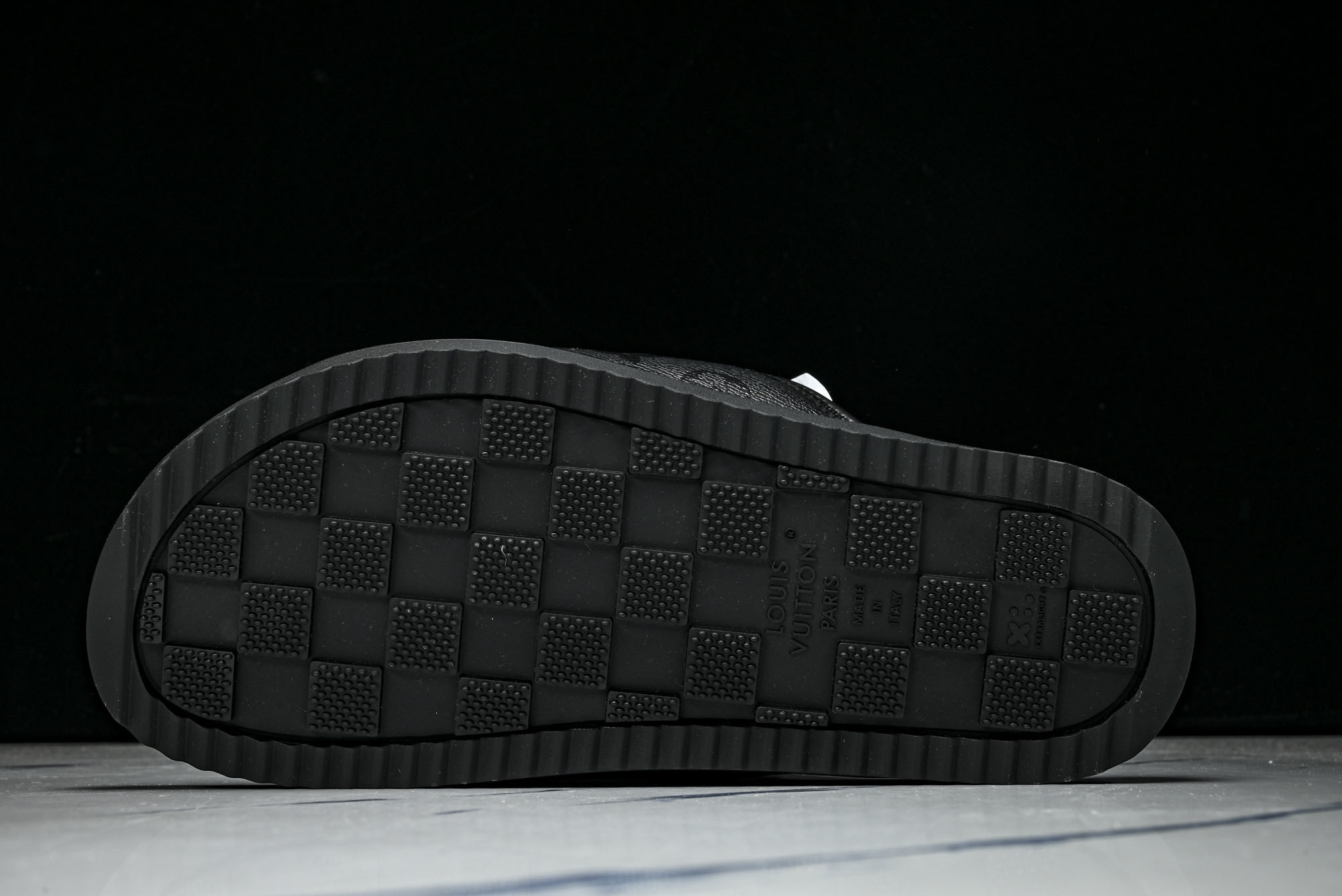 LV/路易威登男士凉鞋仿皮Monogram魔术贴鞋垫EVA底新款1AIXCQ39 40 41 42 43