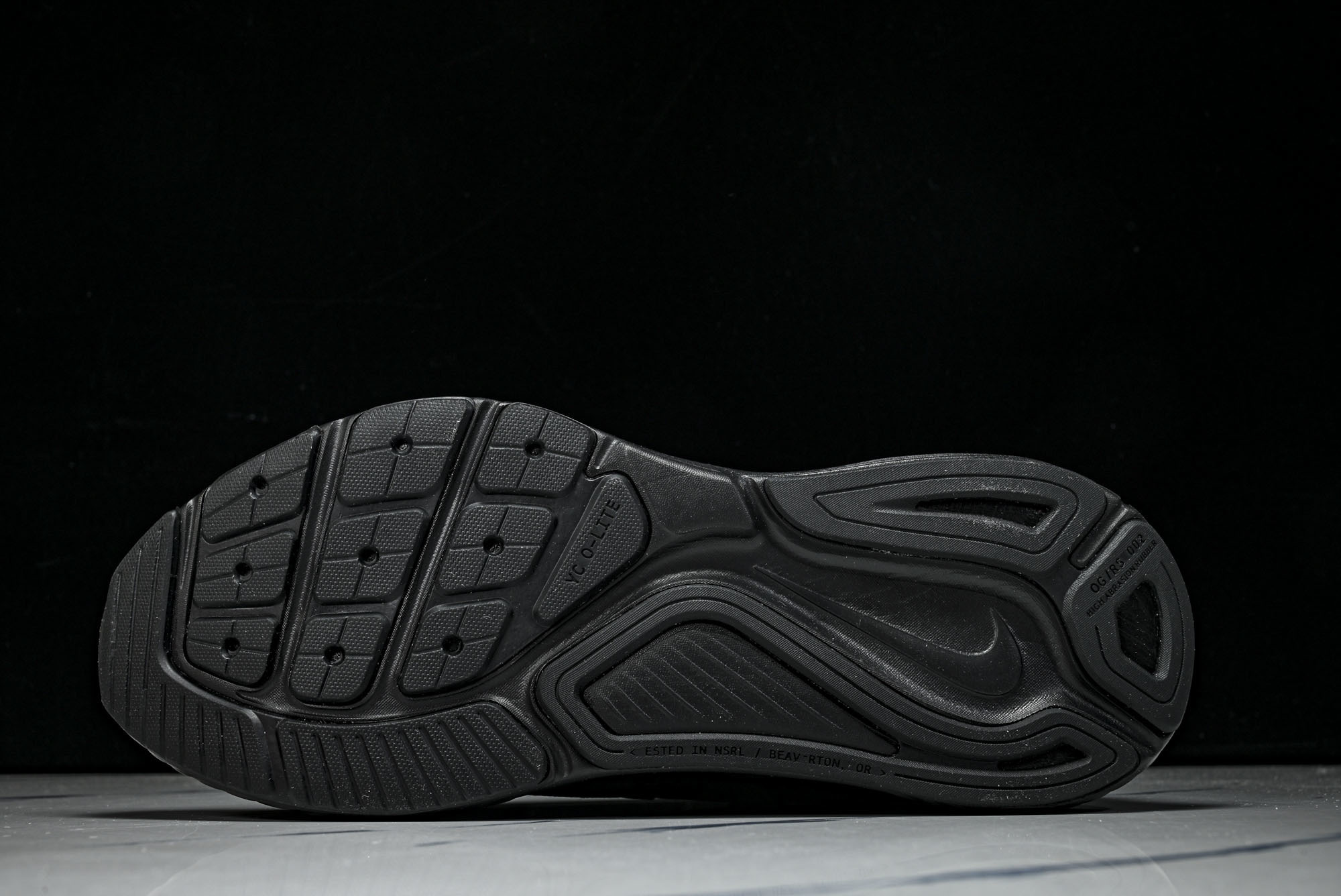 ()Nike/耐克Structure 26男女士耐磨气垫缓震训练支撑稳定跑步鞋HJ1102 00136 