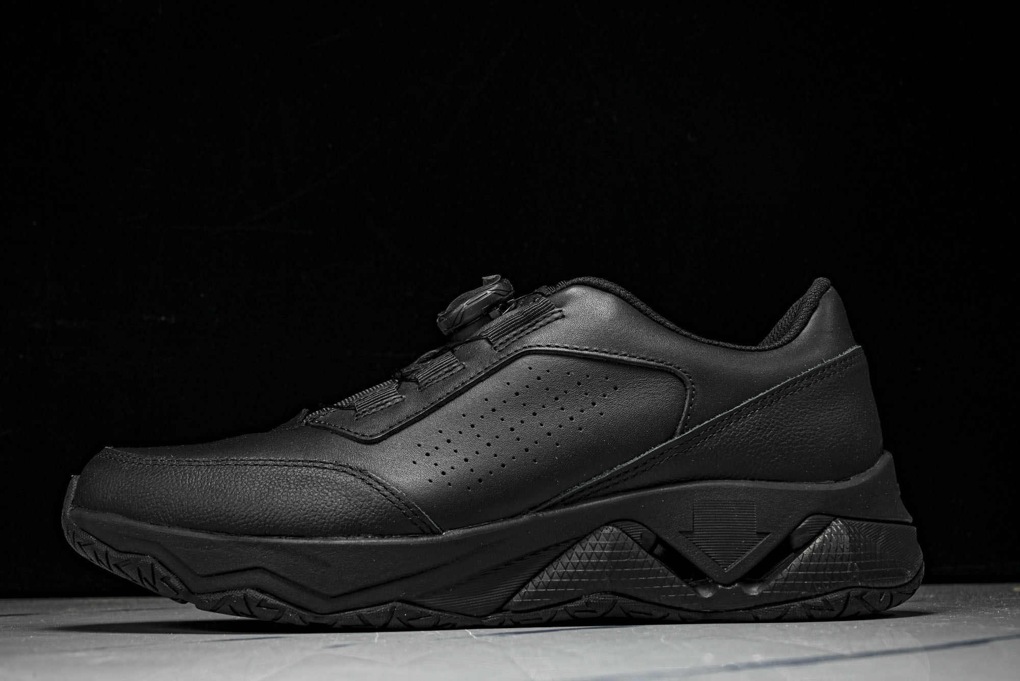 迪桑特 DESCENTE BOA Running 25 全皮面综训健身男同款综训鞋D5131TCT06尺