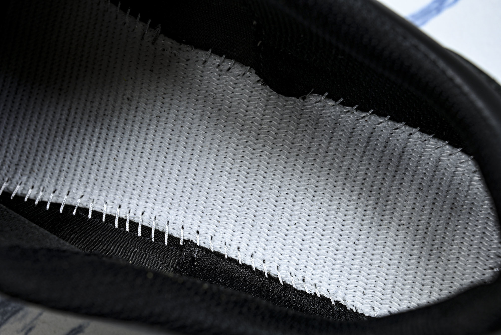 迪桑特 DESCENTE BOA Running 25 全皮面综训健身男同款综训鞋D5131TCT06尺