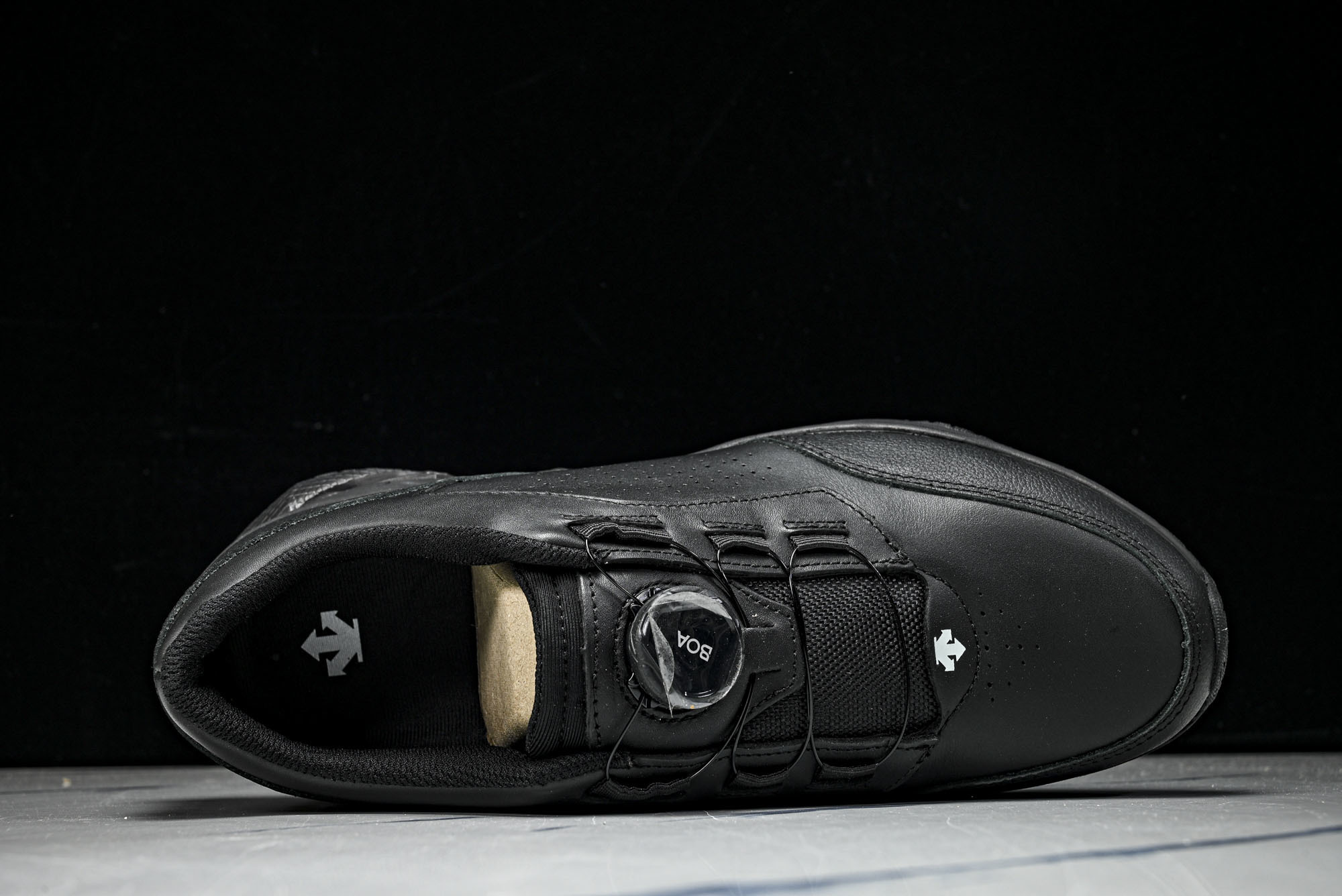 迪桑特 DESCENTE BOA Running 25 全皮面综训健身男同款综训鞋D5131TCT06尺