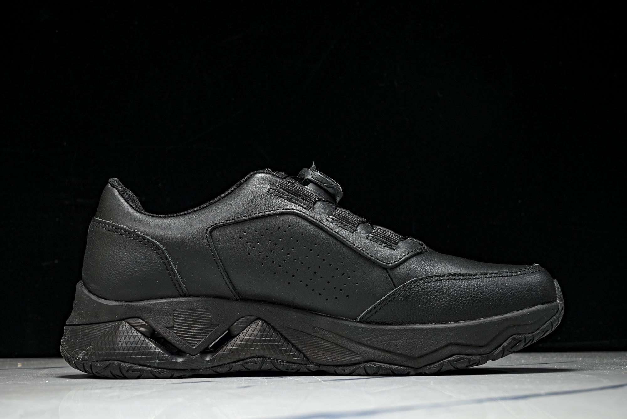 迪桑特 DESCENTE BOA Running 25 全皮面综训健身男同款综训鞋D5131TCT06尺