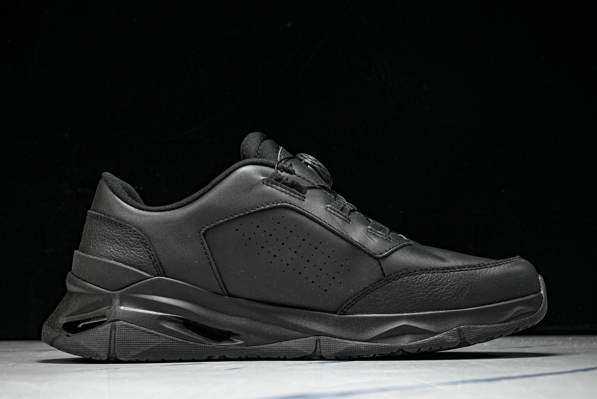 迪桑特 DESCENTE BOA Running 25 全皮面综训健身男同款综训鞋D4431TCT06尺