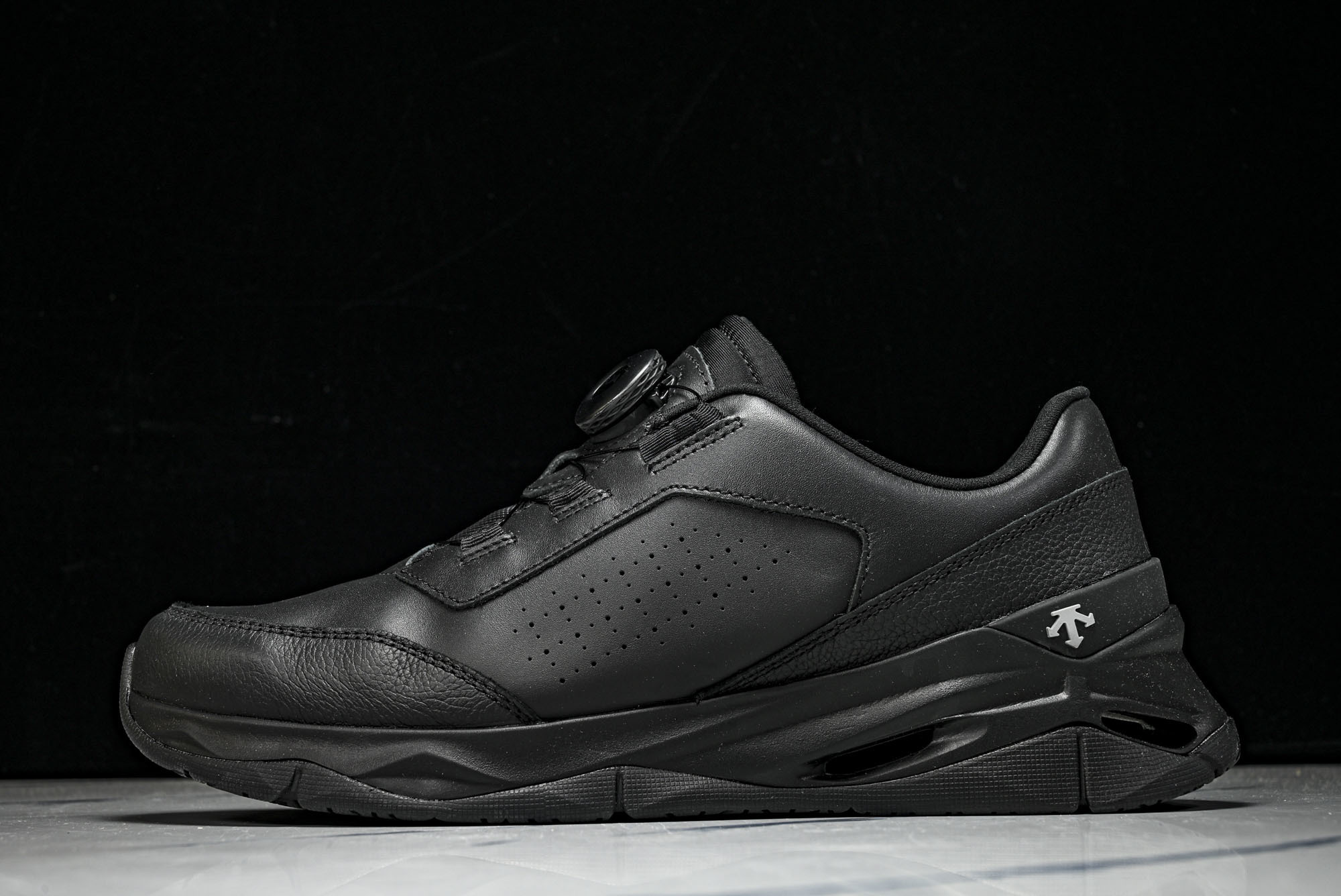 迪桑特 DESCENTE BOA Running 25 全皮面综训健身男同款综训鞋D4431TCT06尺