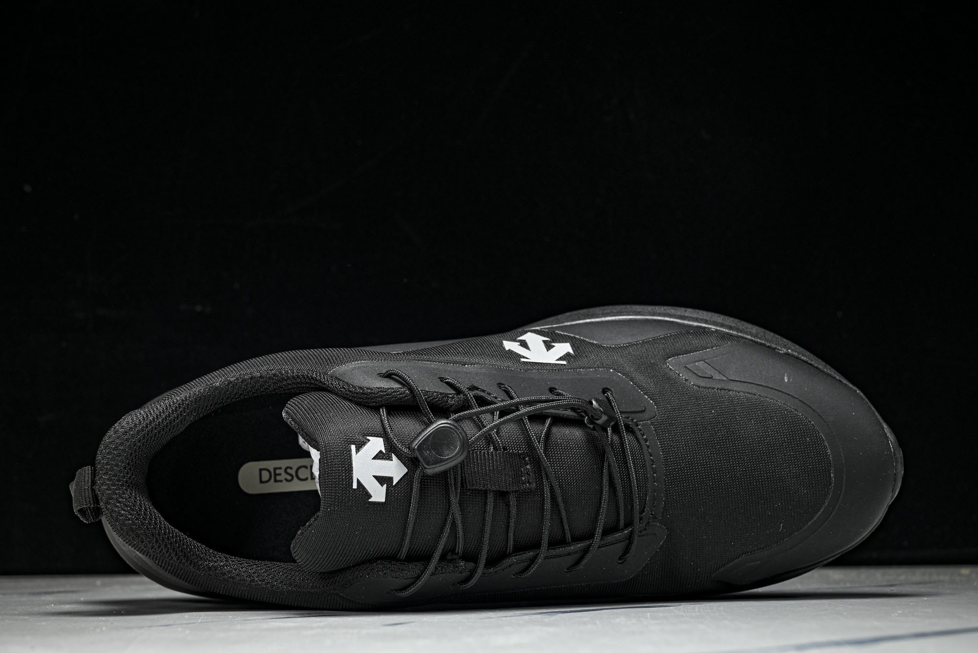 迪桑特 DESCENTE Enerzite Lavitate Trail 25秋冬男款运动休闲跑鞋D44