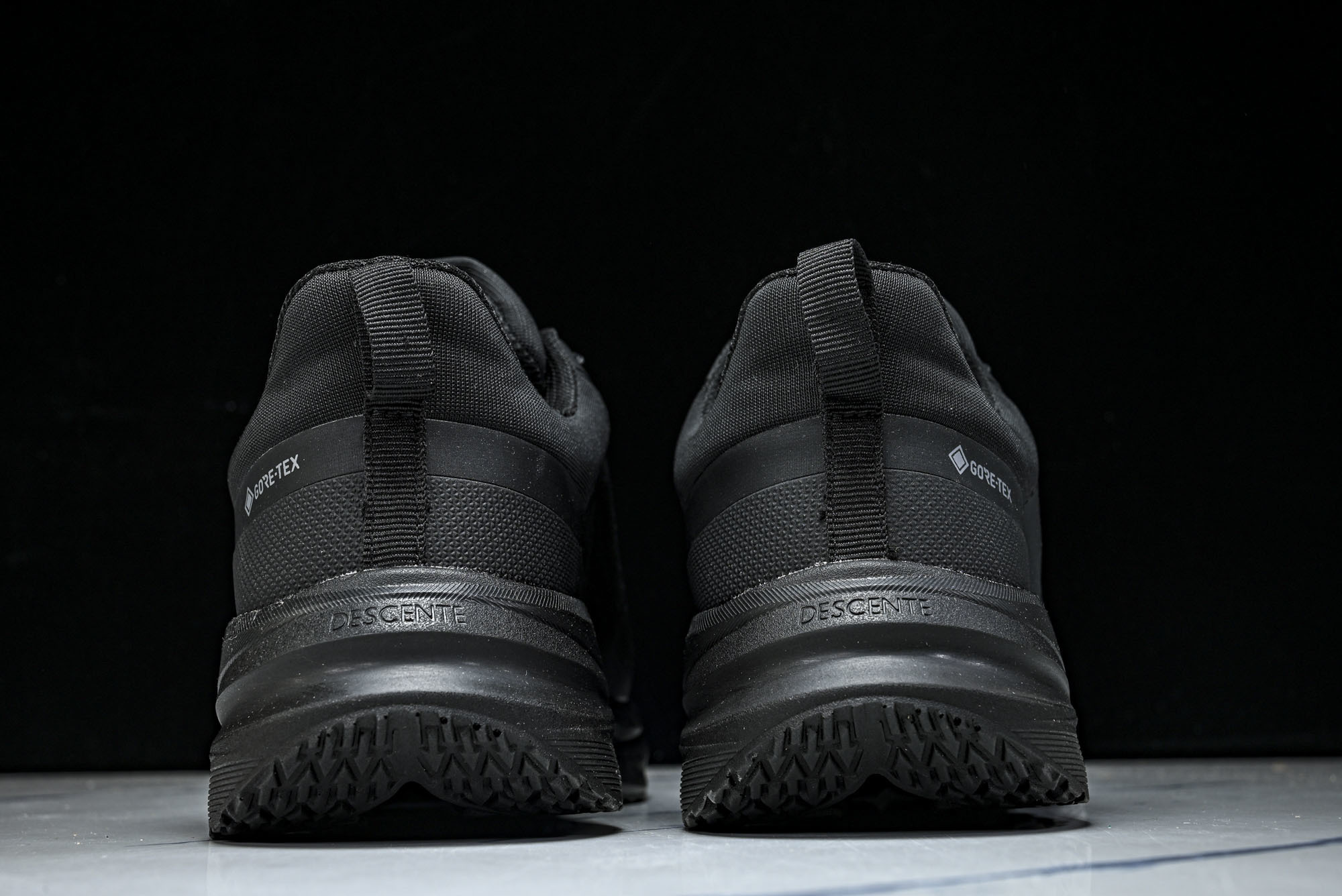 迪桑特 DESCENTE Enerzite Lavitate Trail 25秋冬男款运动休闲跑鞋D44