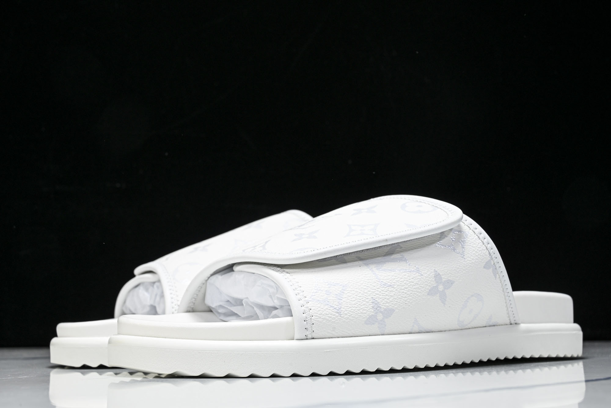 LV/路易威登男士凉鞋仿皮Monogram魔术贴鞋垫EVA底新款1AIXCQ2639 40 41 42 