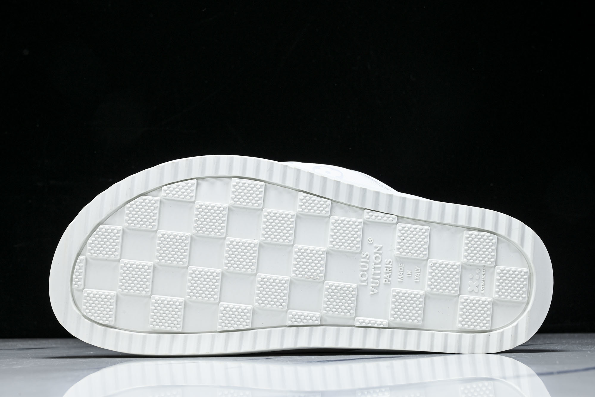 LV/路易威登男士凉鞋仿皮Monogram魔术贴鞋垫EVA底新款1AIXCQ2639 40 41 42 