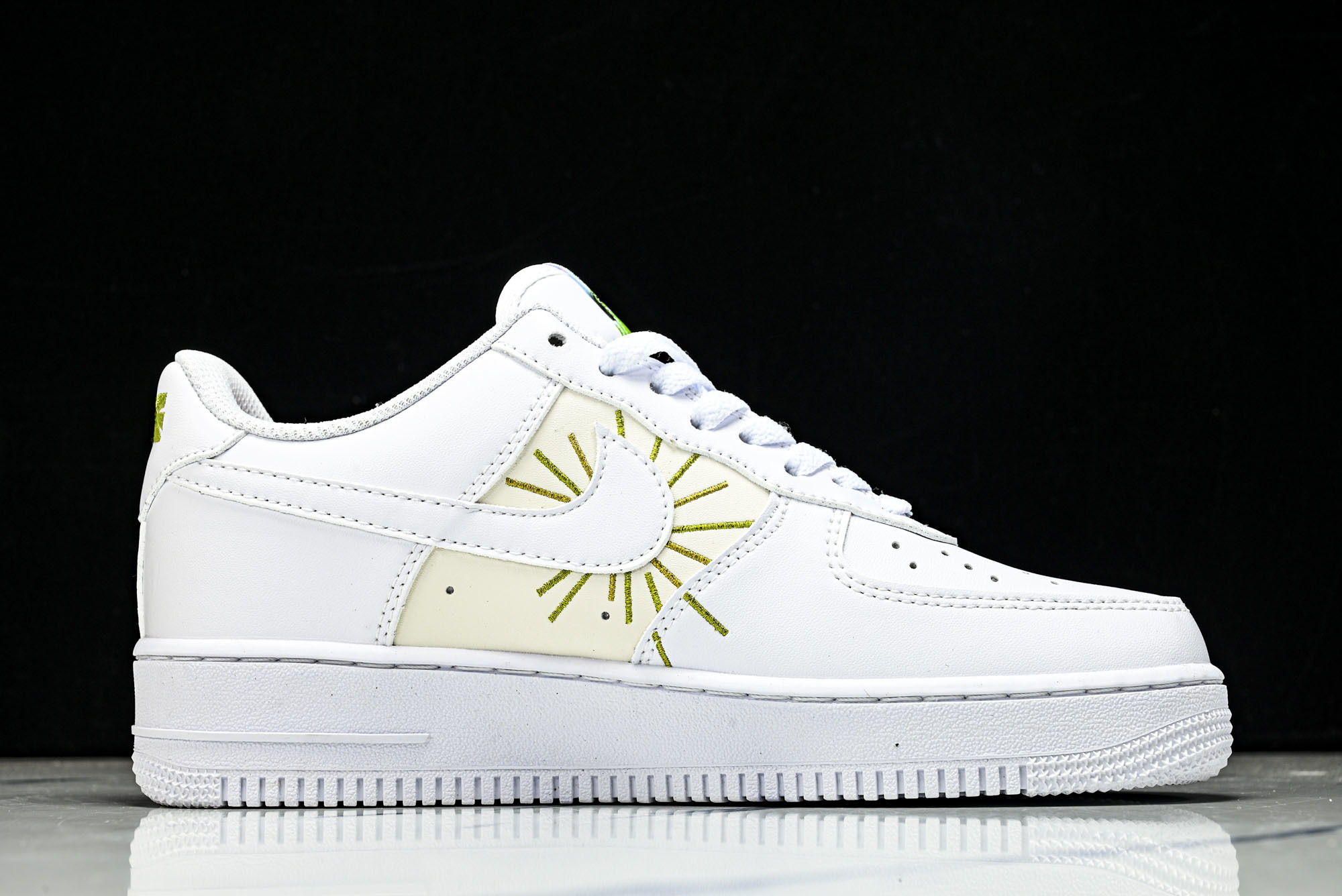 Nike Air Force 1'07 Low 马年限定 空军一号低帮休闲板鞋 IQ1133-11136