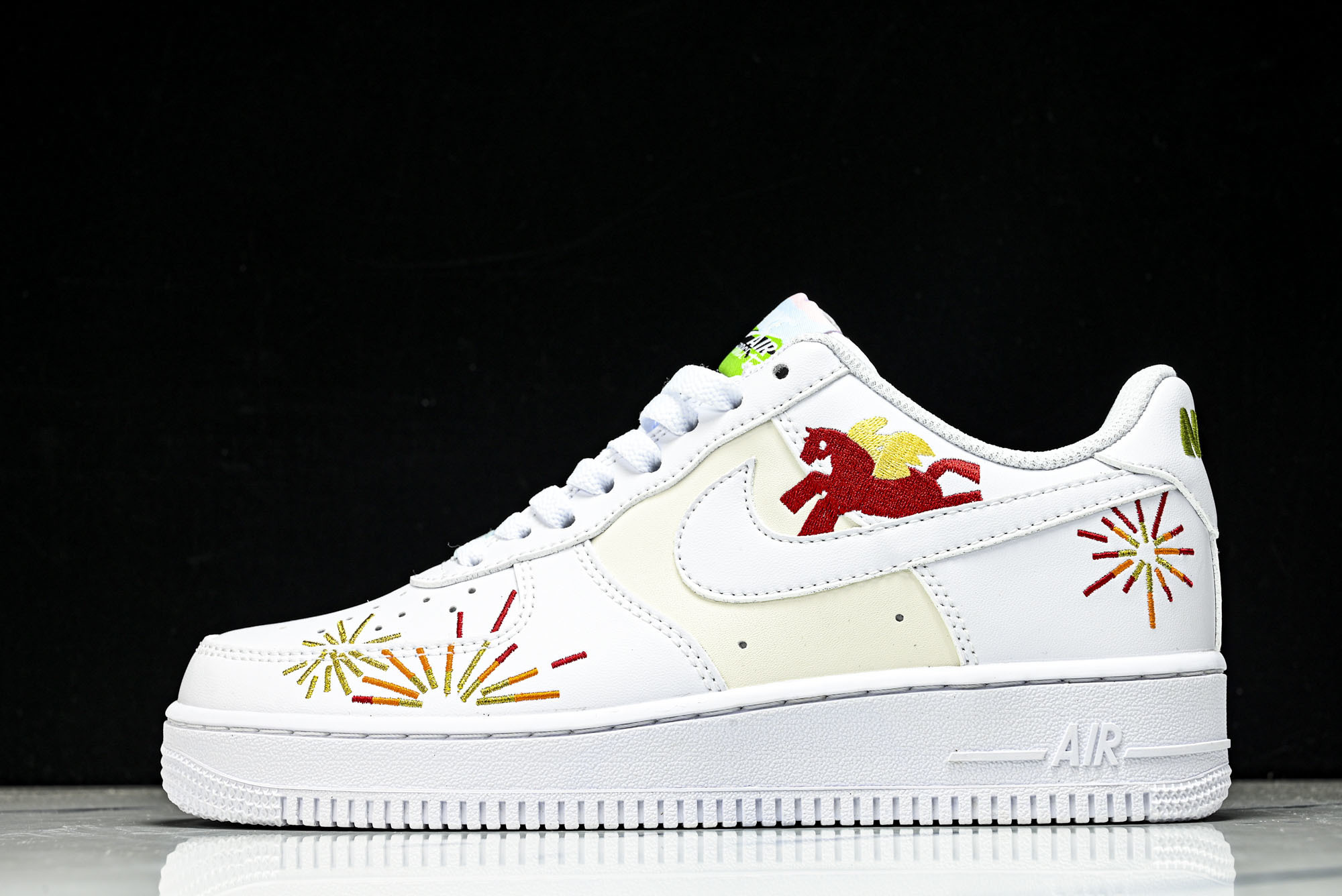 Nike Air Force 1'07 Low 马年限定 空军一号低帮休闲板鞋 IQ1133-11136