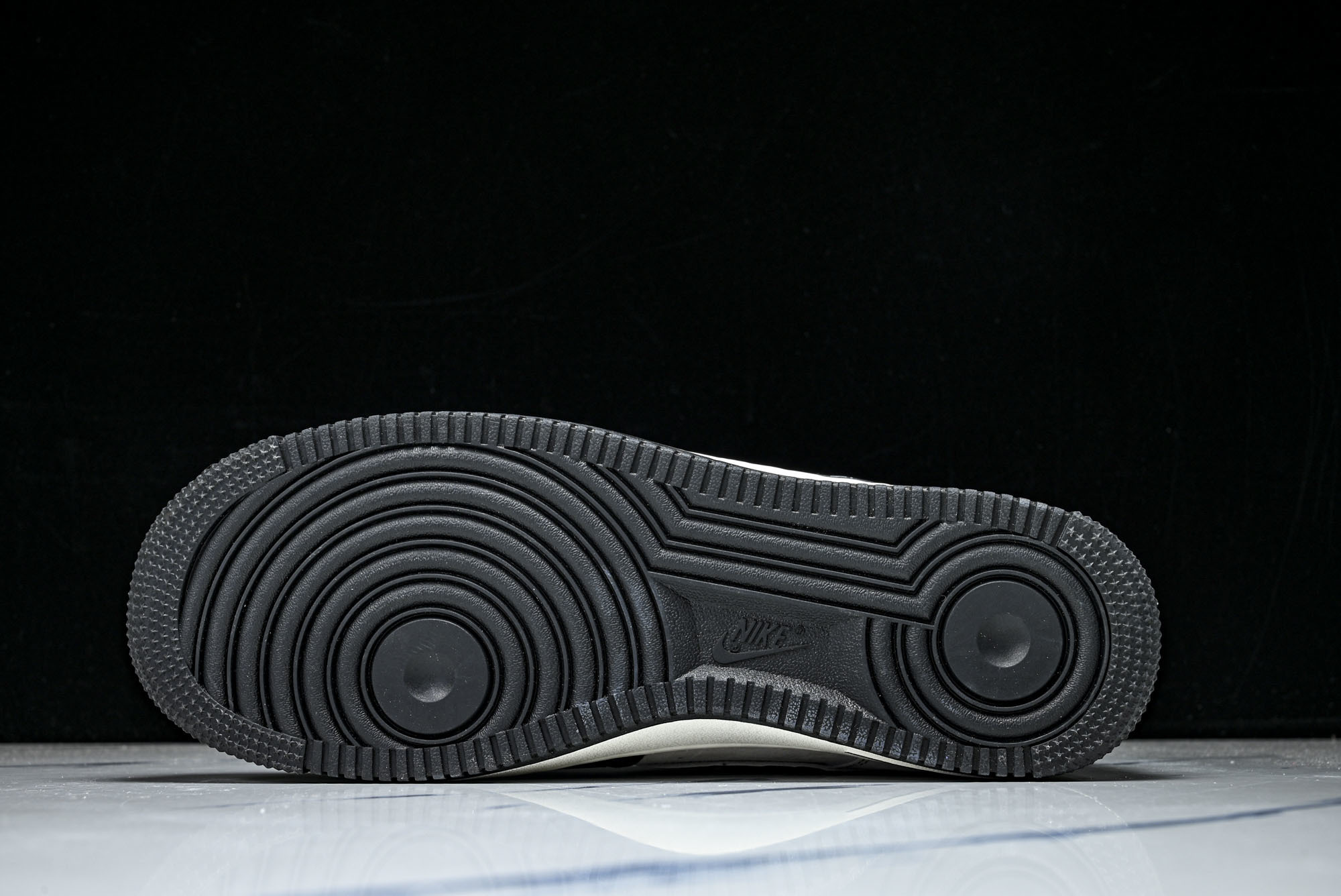 Nike Air Force 1'07 Low 联名款 空军一号低帮休闲板鞋 SY1388-02436 