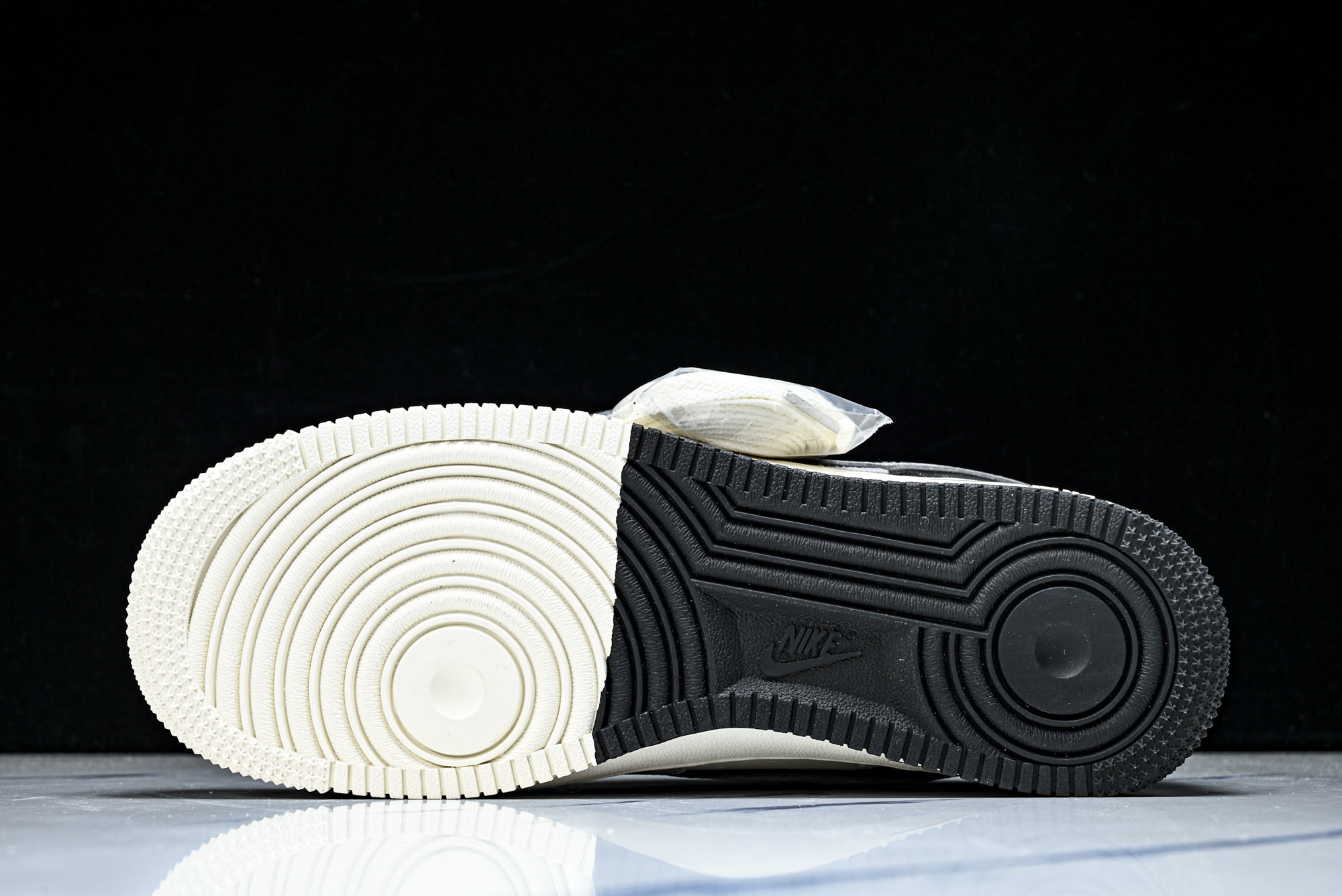 Nike Air Force 1'07 Low 暴力熊联名 黑灰拼接 空军一号低帮休闲板鞋 XD9314