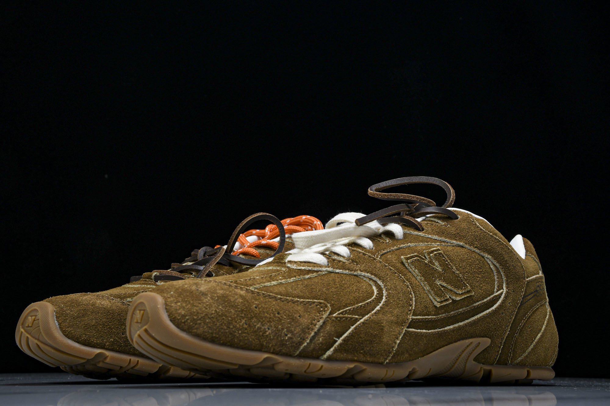 (BQ.原版大厂1:1)New Balance xMi­uMi­u缪­缪24年新款NB联名男女同款薄底德