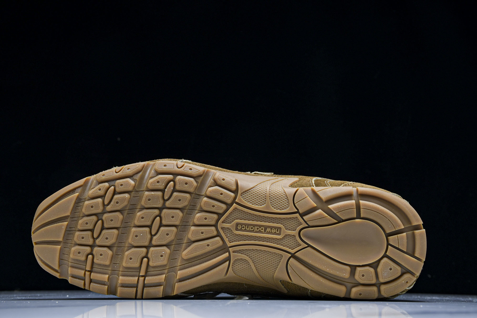 (BQ.原版大厂1:1)New Balance xMi­uMi­u缪­缪24年新款NB联名男女同款薄底德