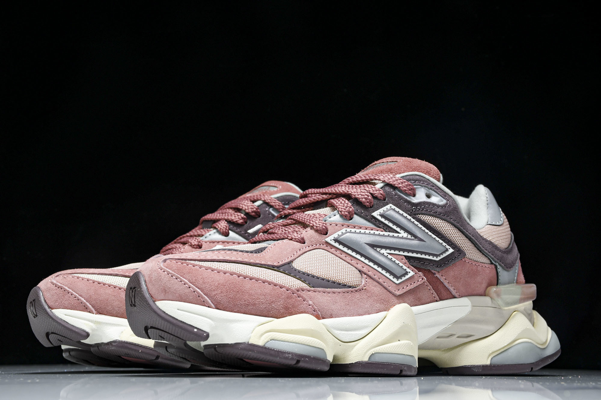 Joe Freshgoods x New Balance NB9060 复古休闲运动慢跑鞋 粉色 U90