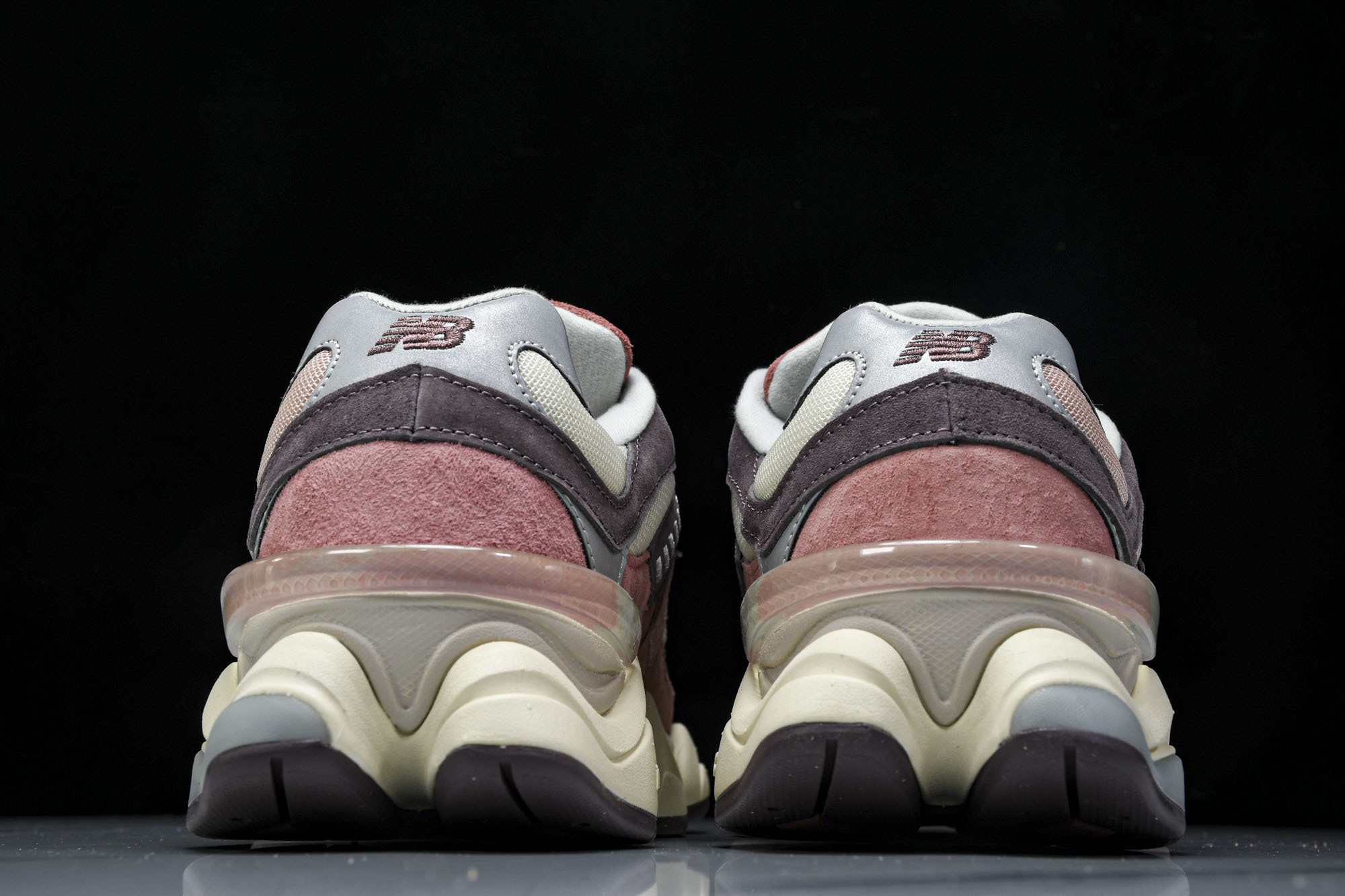 Joe Freshgoods x New Balance NB9060 复古休闲运动慢跑鞋 粉色 U90