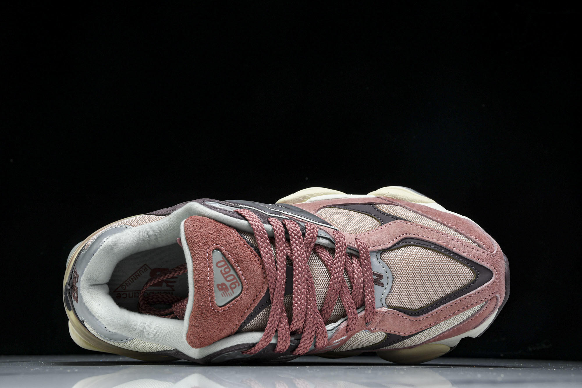 Joe Freshgoods x New Balance NB9060 复古休闲运动慢跑鞋 粉色 U90