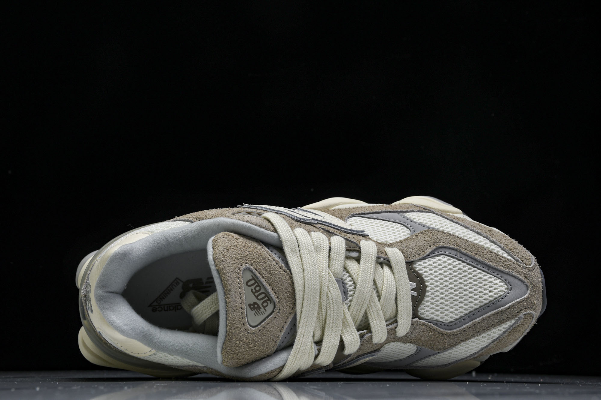 Joe Freshgoods x New Balance NB9060 复古休闲运动慢跑鞋 粉白色 U9