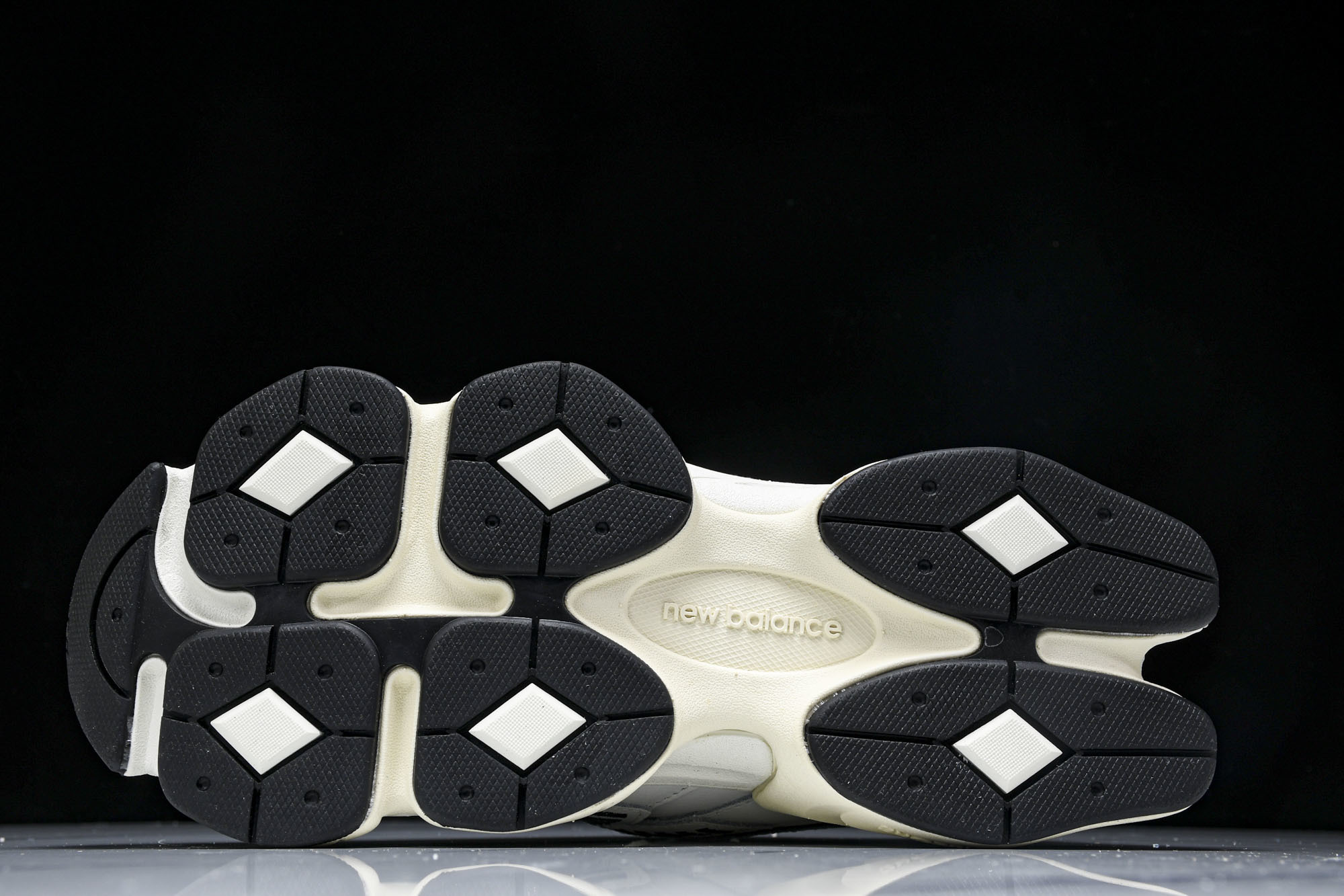 Joe Freshgoods x New Balance NB9060 复古休闲运动慢跑鞋 白黑色 U9