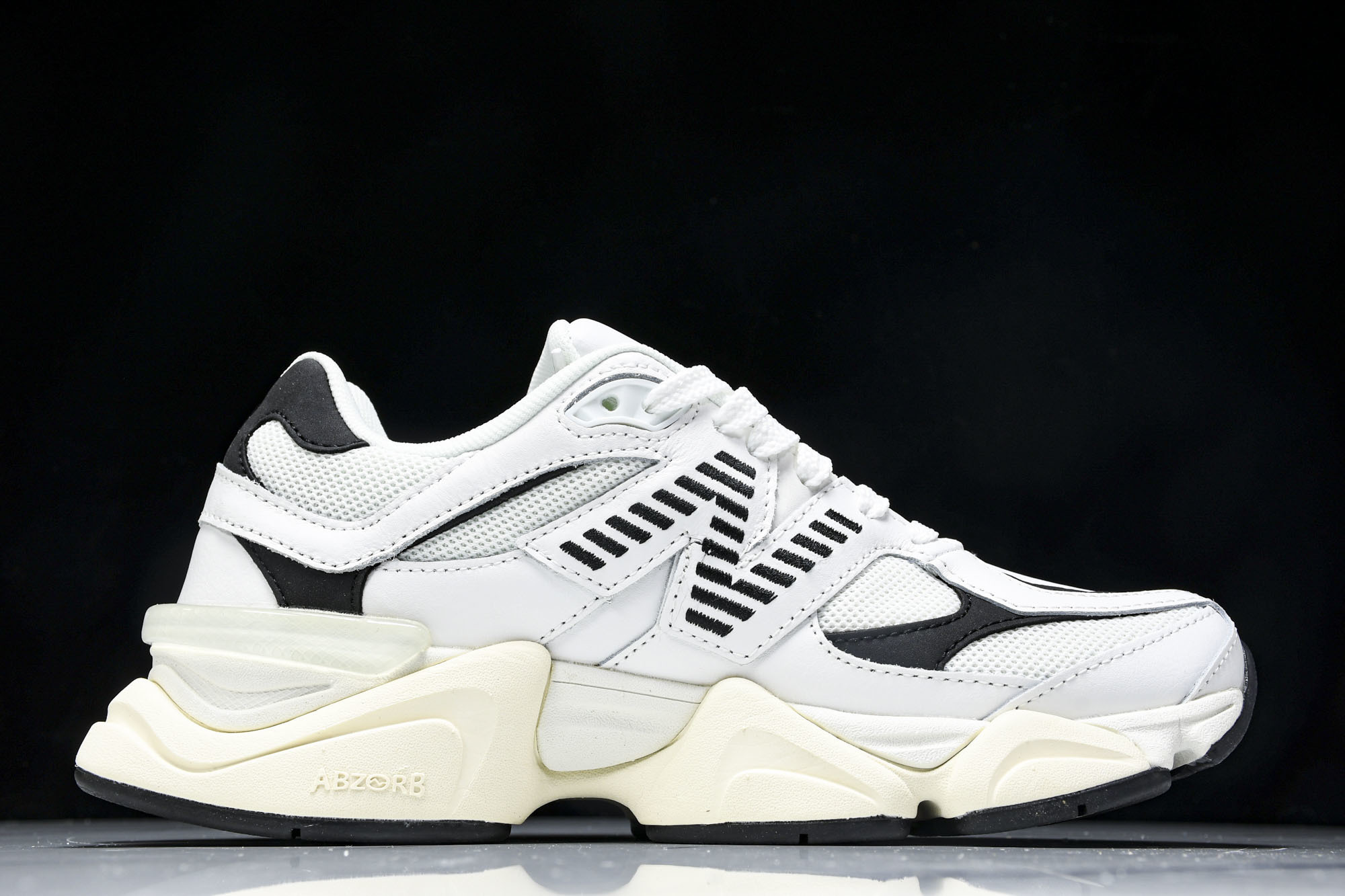 Joe Freshgoods x New Balance NB9060 复古休闲运动慢跑鞋 白黑色 U9