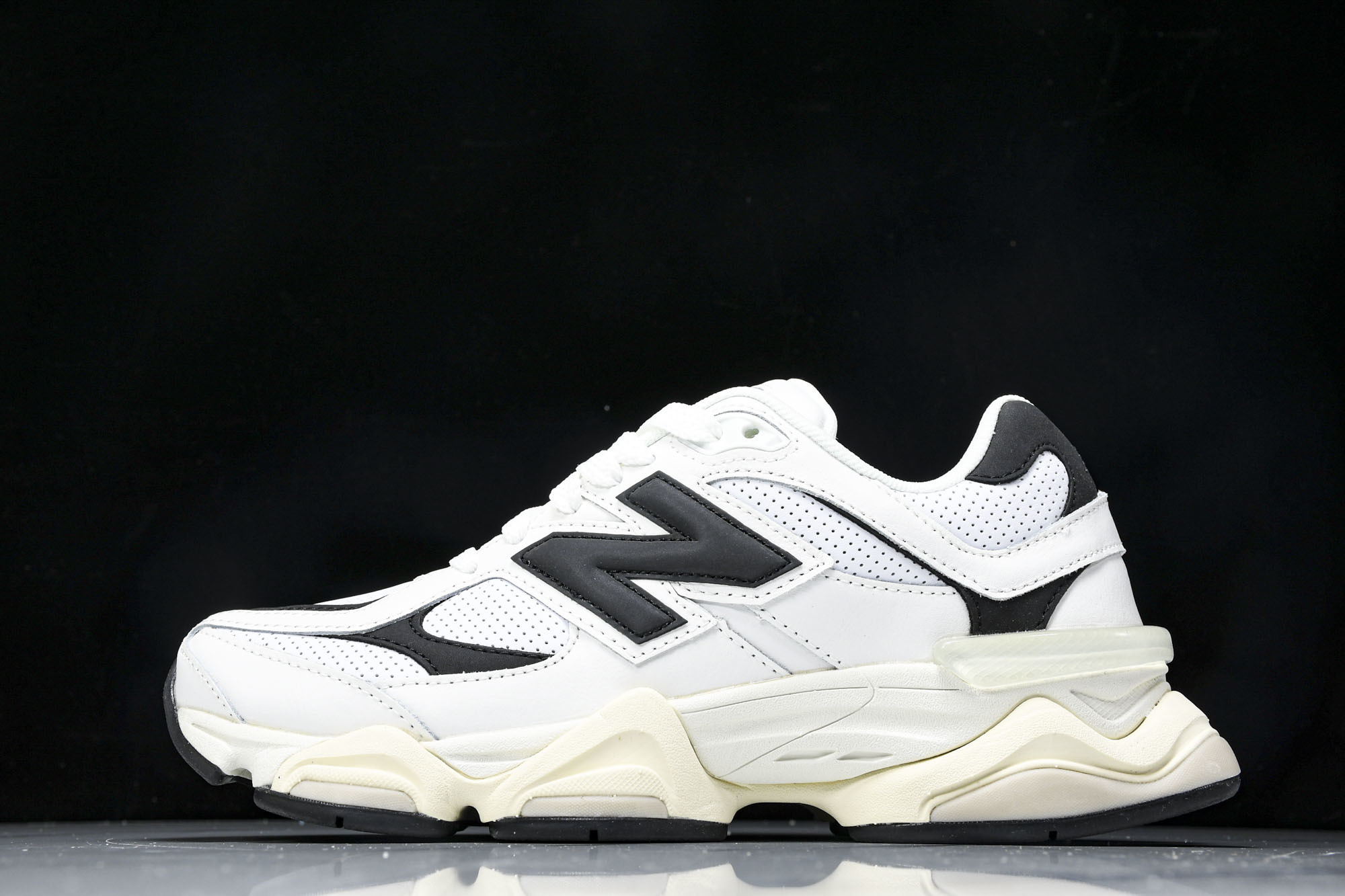 Joe Freshgoods x New Balance NB9060 复古休闲运动慢跑鞋 白黑色 U9