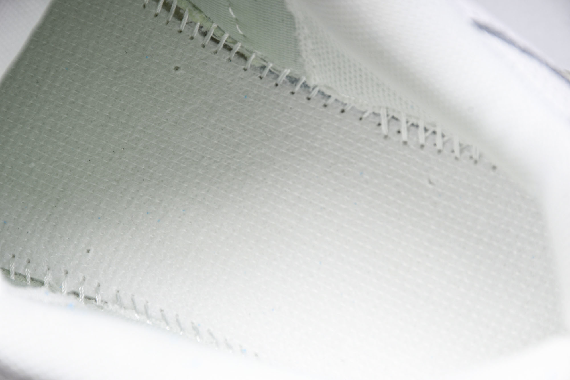 Joe Freshgoods x New Balance NB9060 复古休闲运动慢跑鞋 白黑色 U9