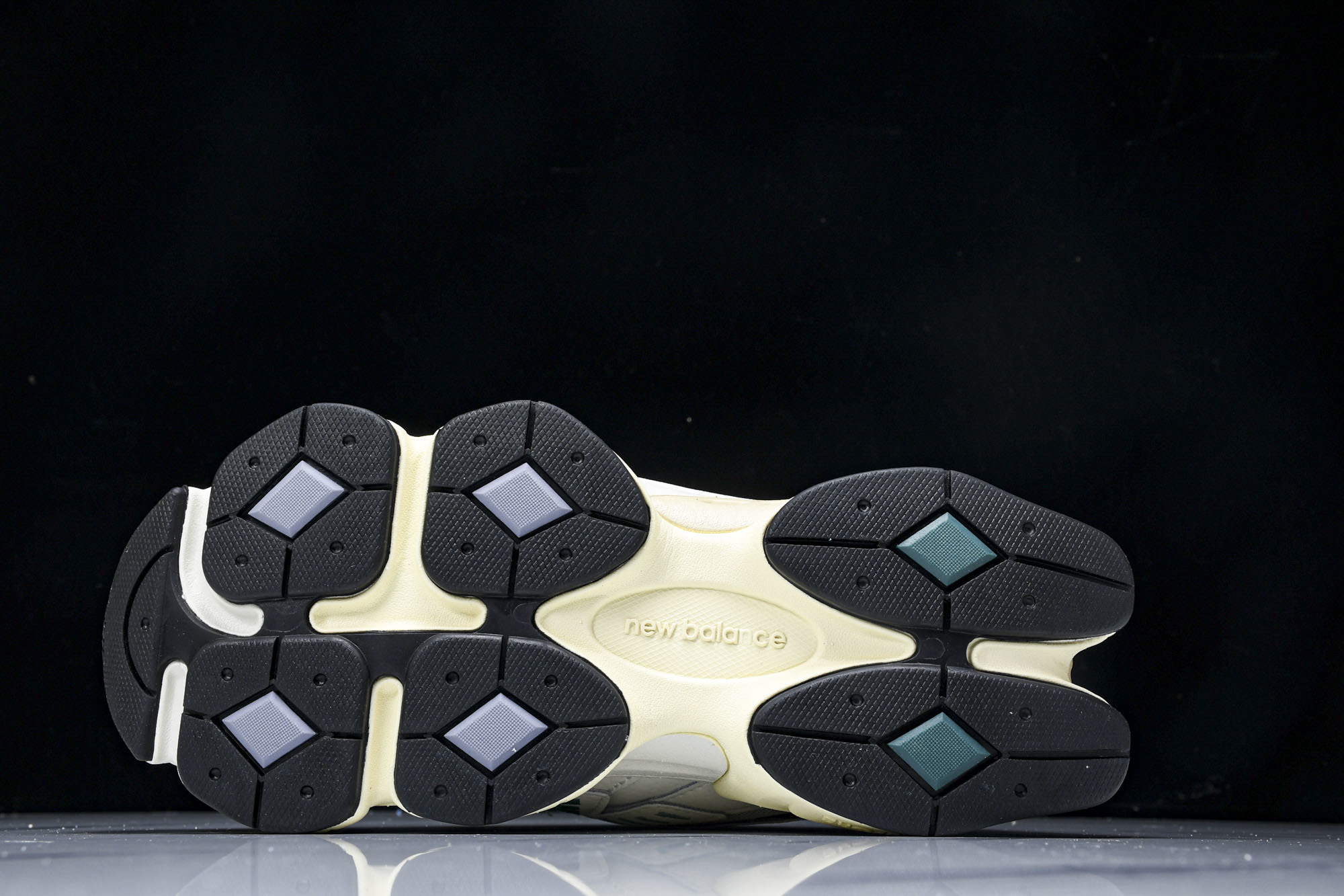 Joe Freshgoods x New Balance NB9060 复古休闲运动慢跑鞋 米白色 U9