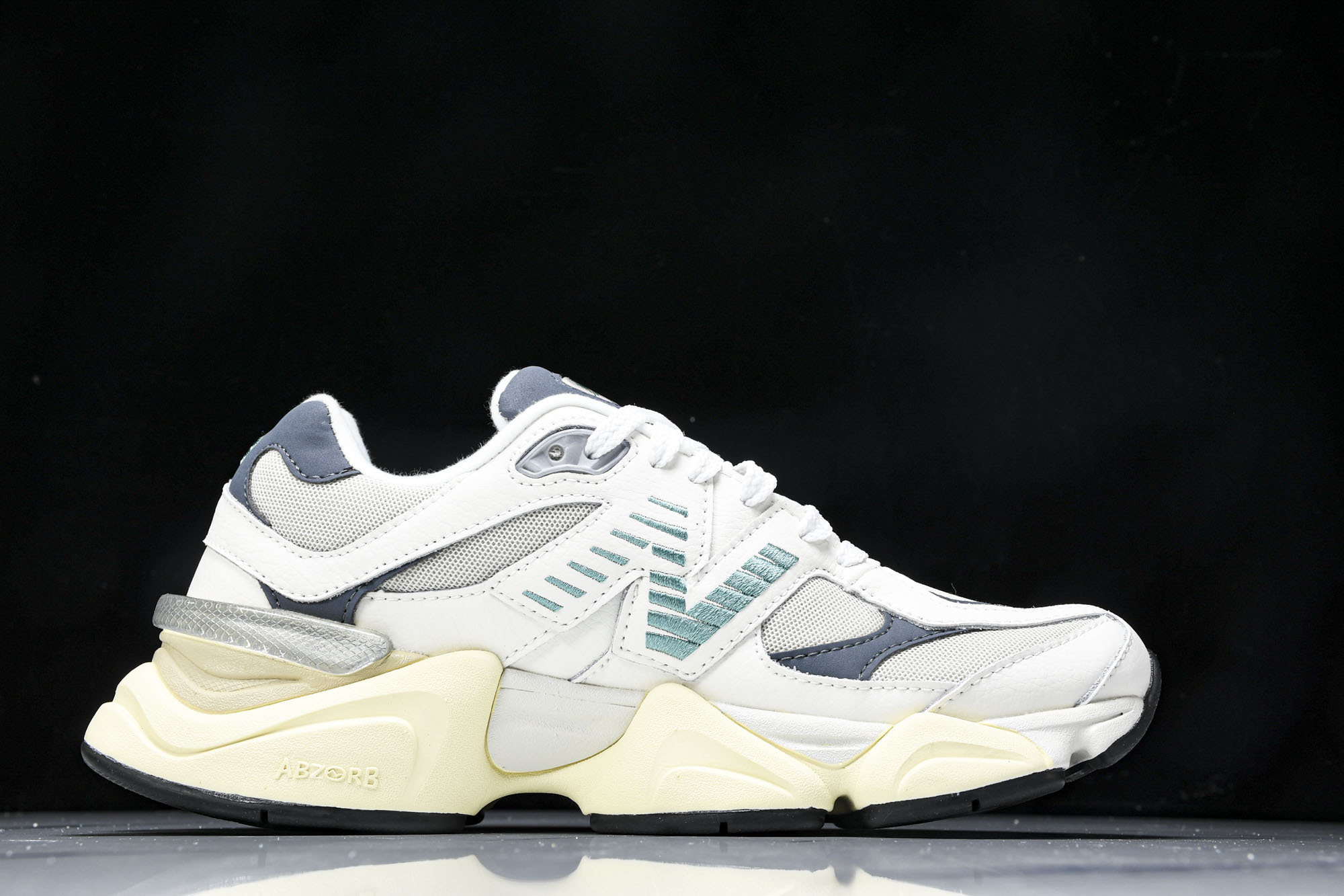Joe Freshgoods x New Balance NB9060 复古休闲运动慢跑鞋 米白色 U9