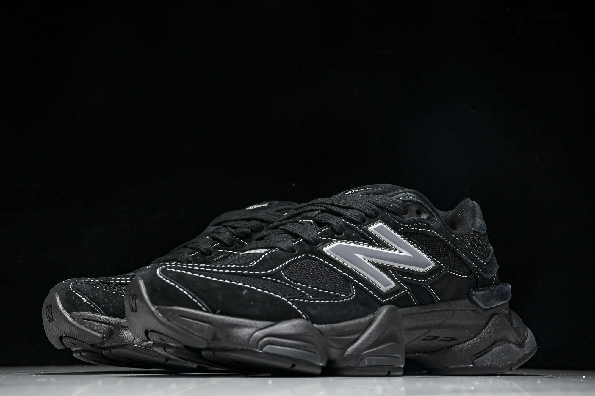 Joe Freshgoods x New Balance NB9060 复古休闲运动慢跑鞋 黑白线色 U