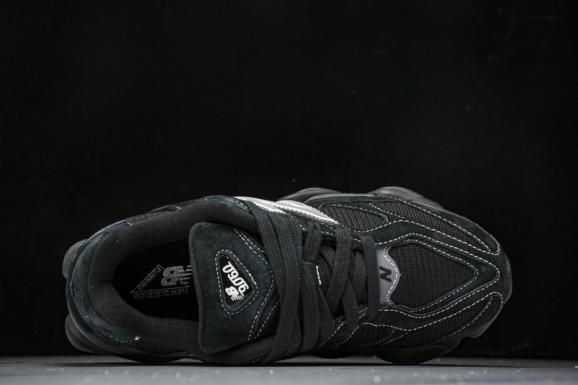 Joe Freshgoods x New Balance NB9060 复古休闲运动慢跑鞋 黑白线色 U