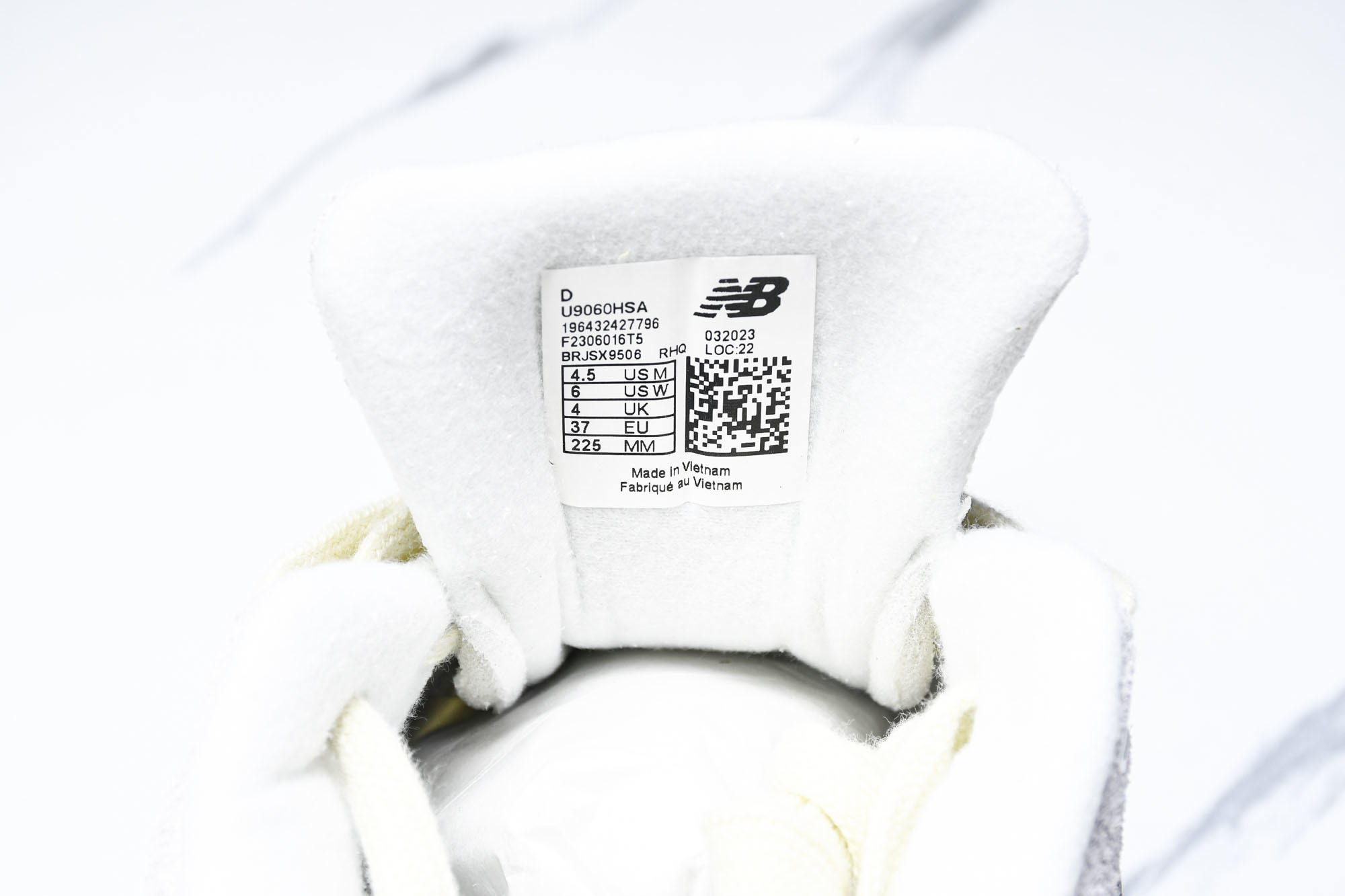 Joe Freshgoods x New Balance NB9060 复古休闲运动慢跑鞋 白灰白色 U
