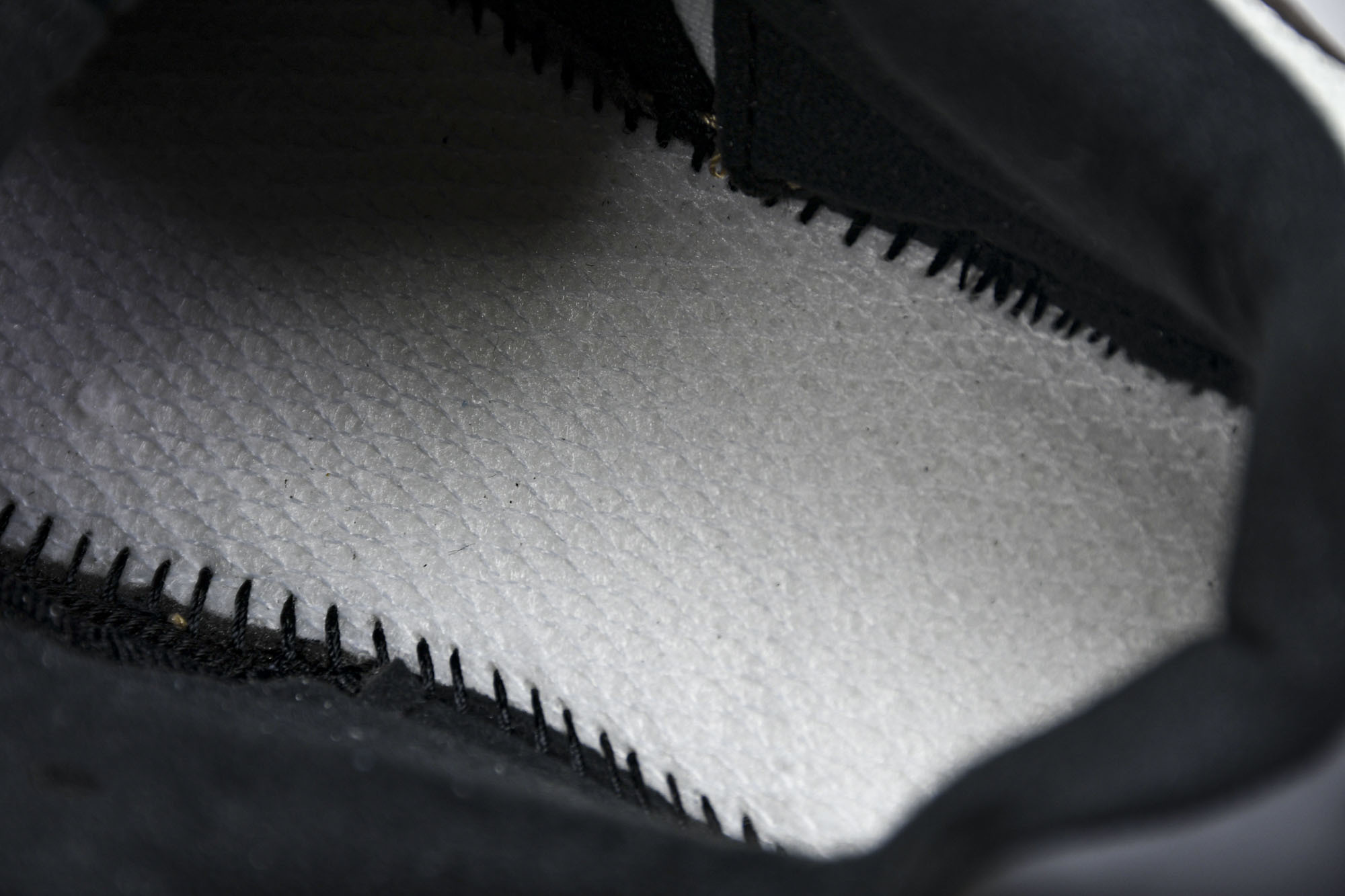 Joe Freshgoods x New Balance NB9060 复古休闲运动慢跑鞋 黑咖啡色 U