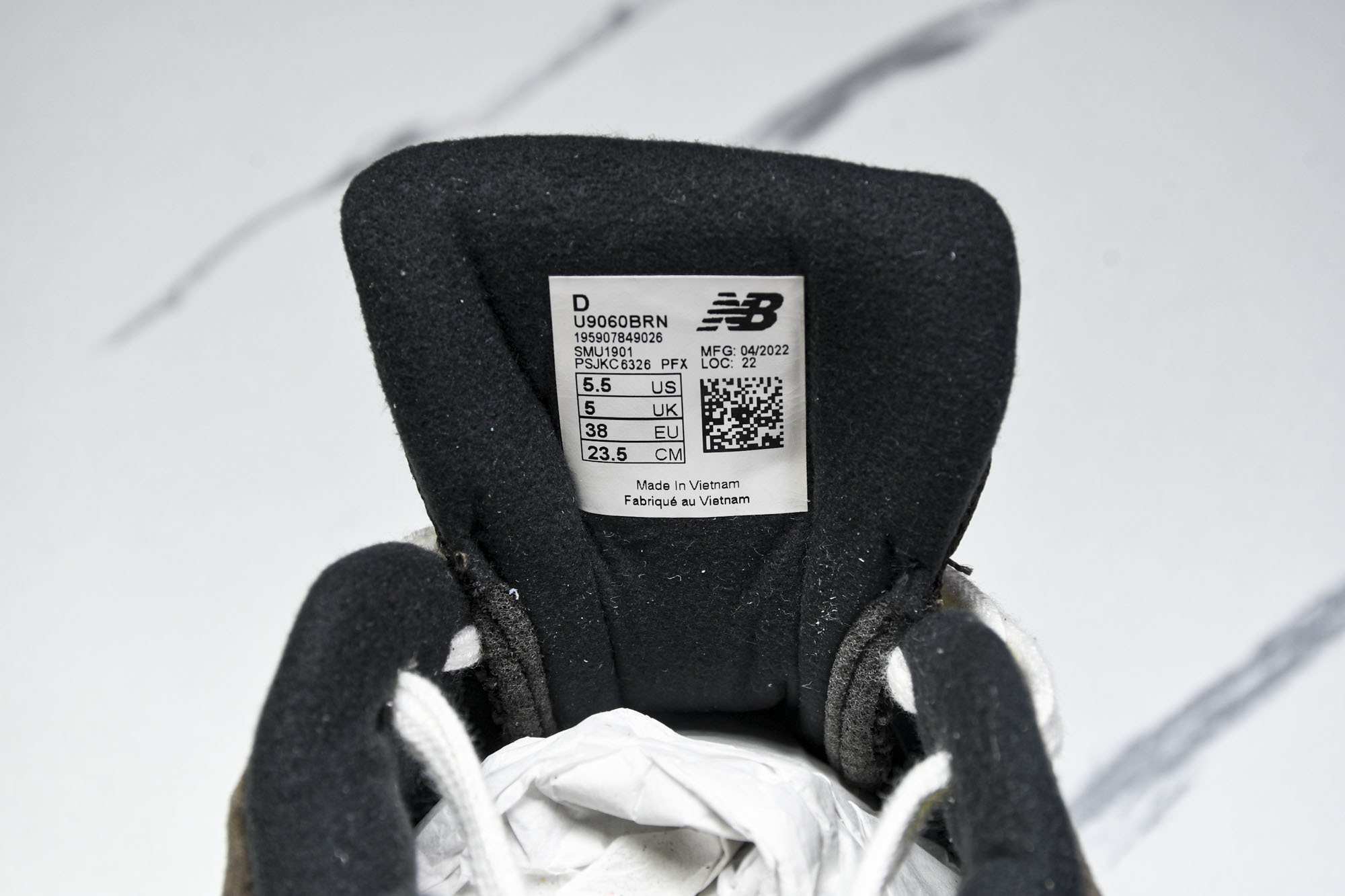 Joe Freshgoods x New Balance NB9060 复古休闲运动慢跑鞋 黑咖啡色 U