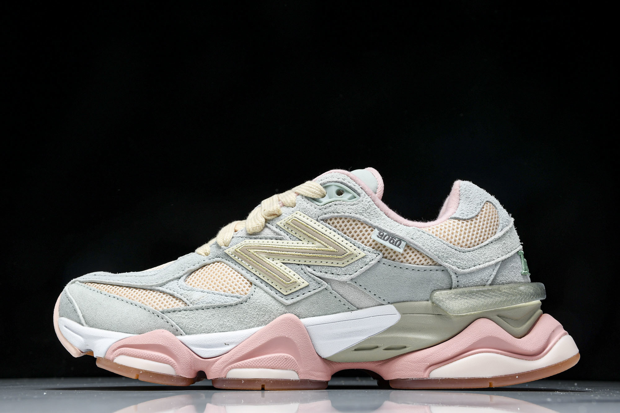 Joe Freshgoods x New Balance NB9060 复古休闲运动慢跑鞋 灰粉色 U9