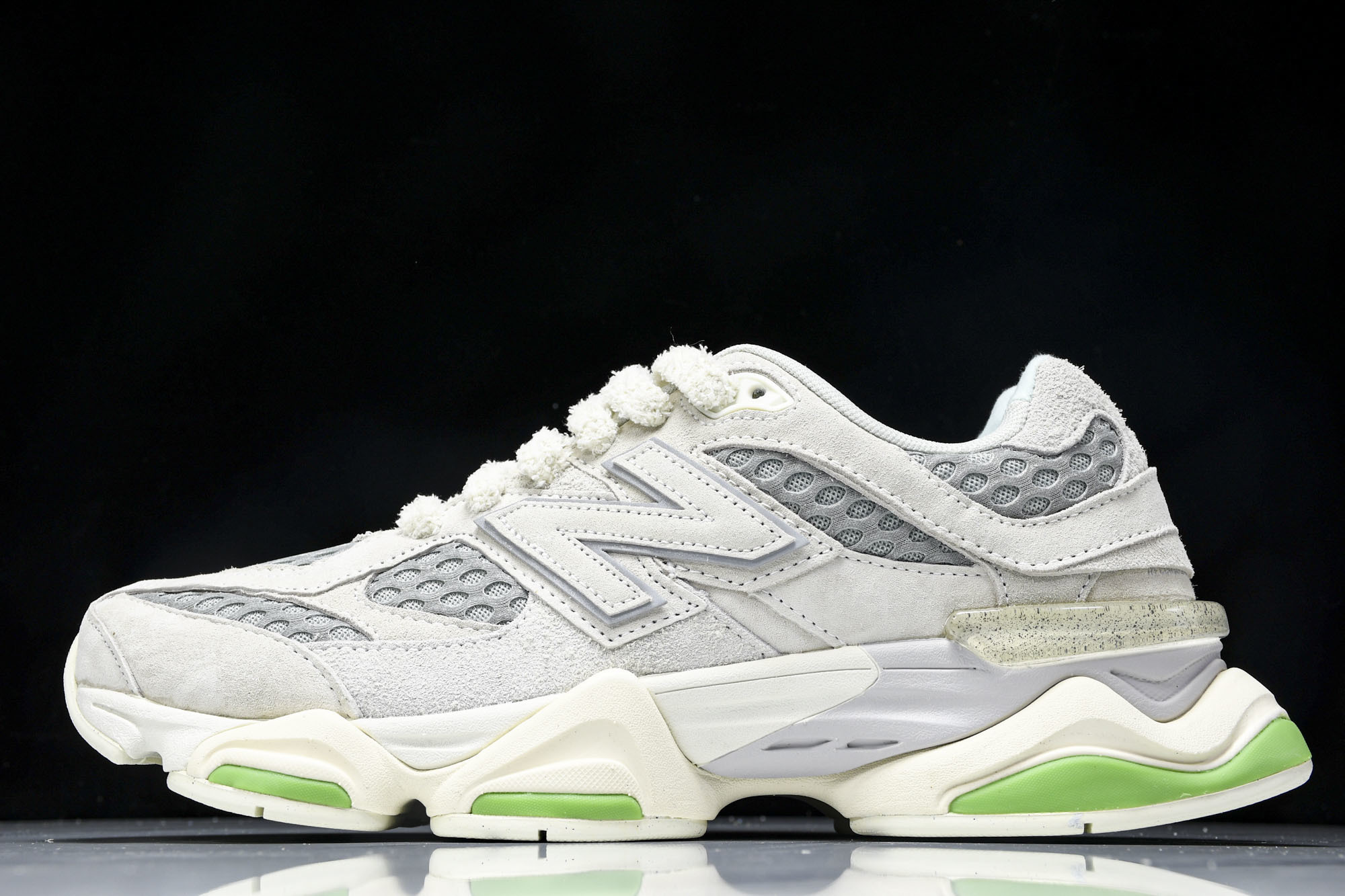 Joe Freshgoods x New Balance NB9060 复古休闲运动慢跑鞋 米绿色 U9