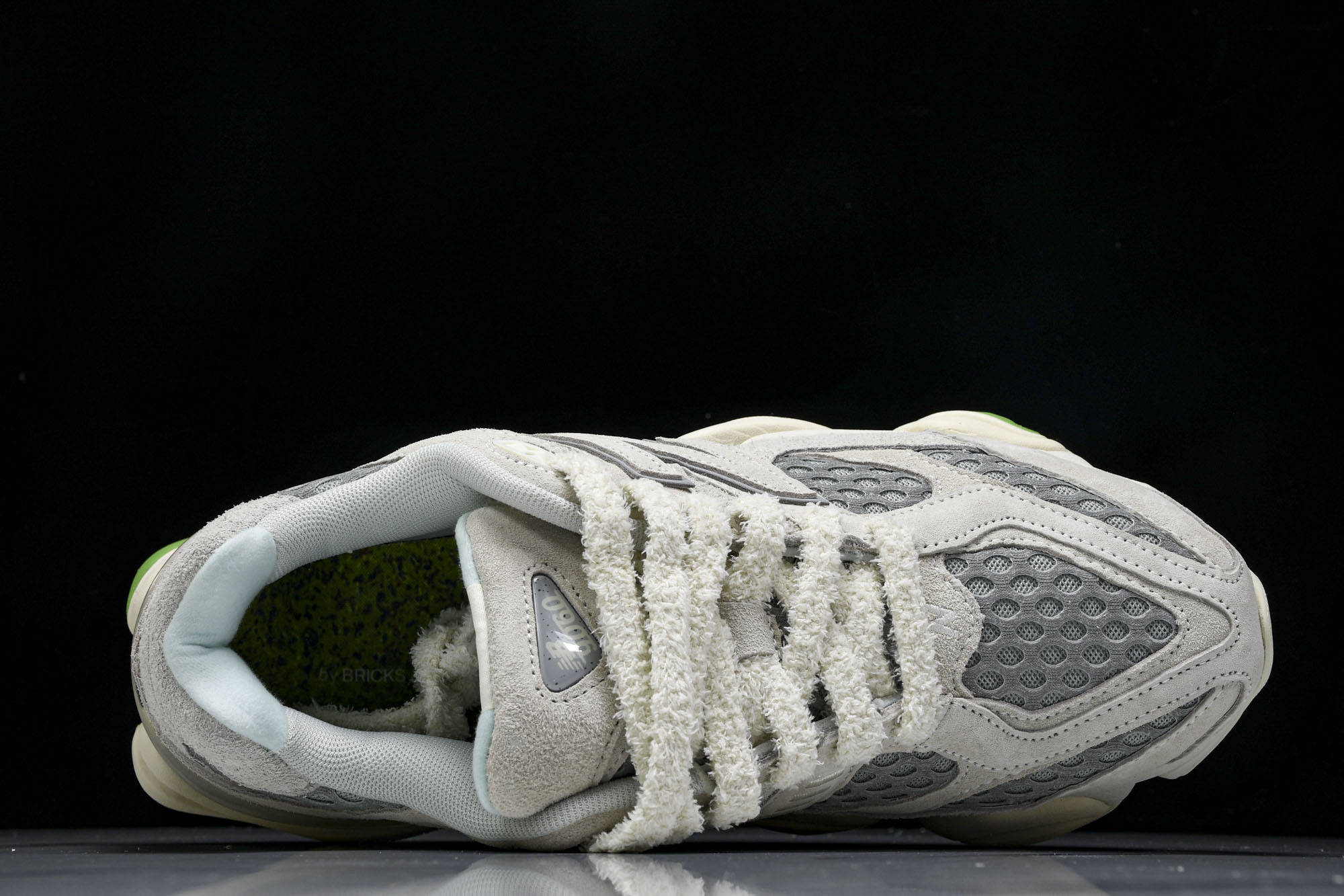 Joe Freshgoods x New Balance NB9060 复古休闲运动慢跑鞋 米绿色 U9