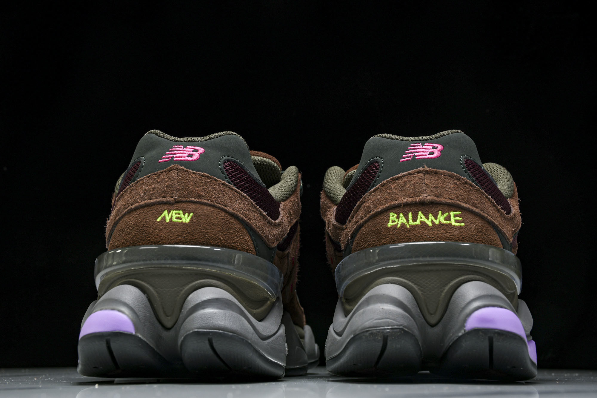 Joe Freshgoods x New Balance NB9060 复古休闲运动慢跑鞋 酒红色 U9