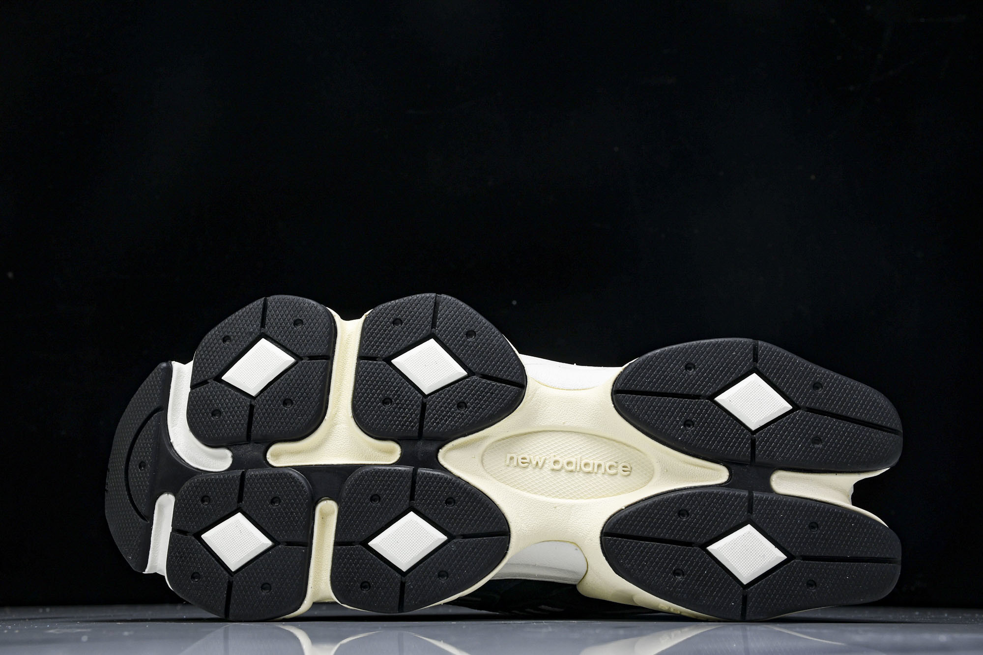 Joe Freshgoods x New Balance NB9060 复古休闲运动慢跑鞋 黑白色 U9