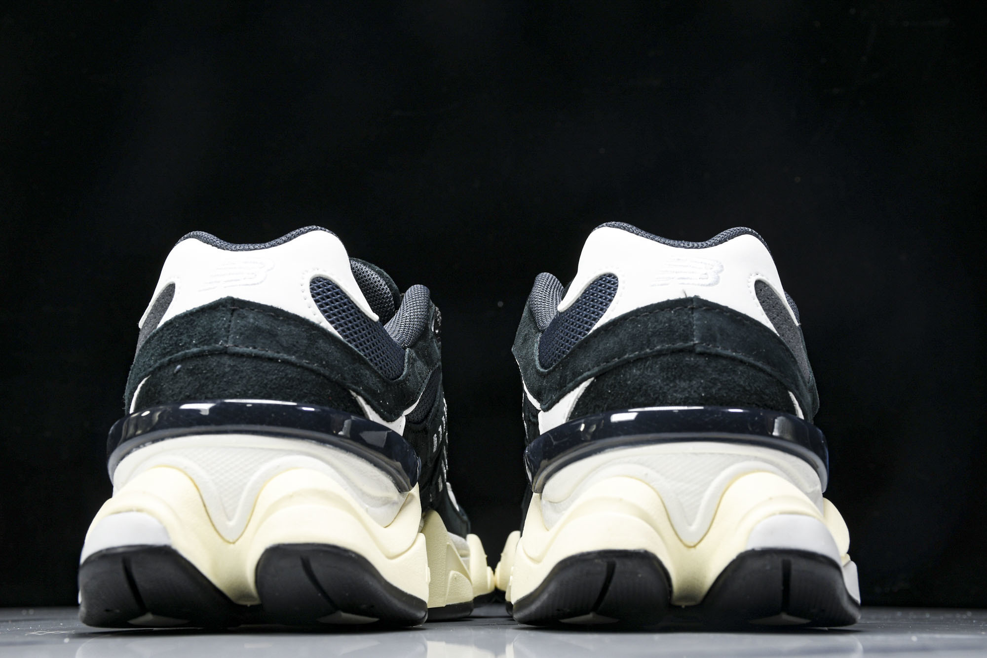 Joe Freshgoods x New Balance NB9060 复古休闲运动慢跑鞋 黑白色 U9