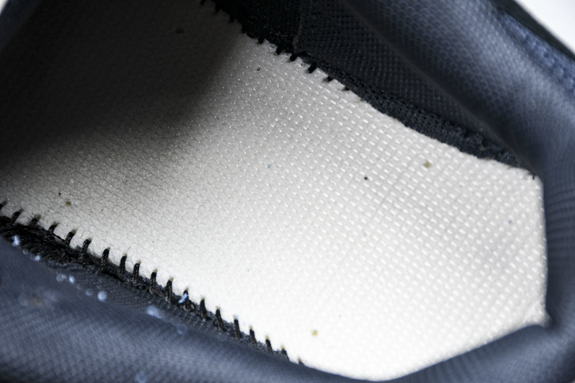 Joe Freshgoods x New Balance NB9060 复古休闲运动慢跑鞋 黑白色 U9