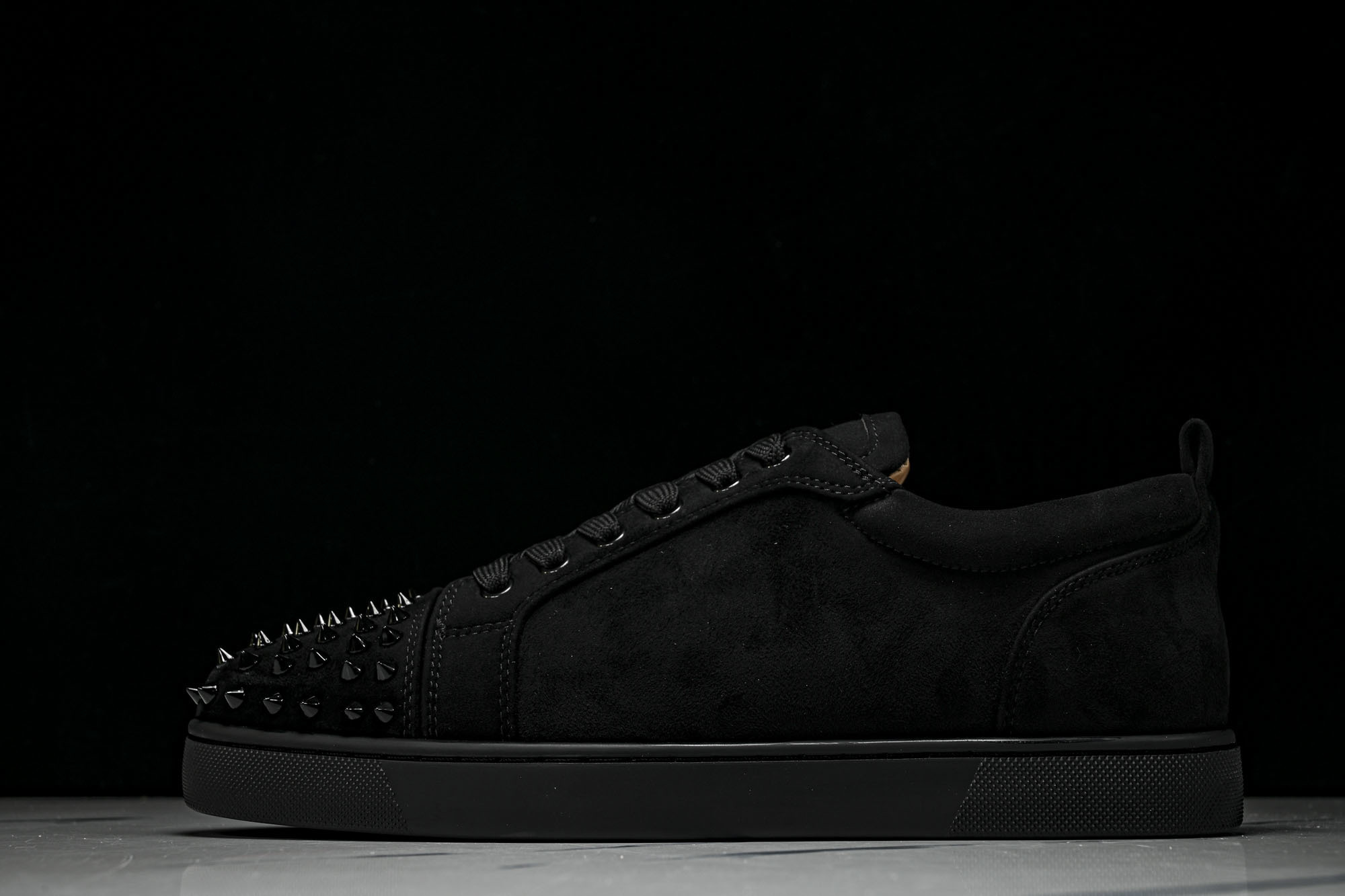 Christian Louboutin 2026新款CL男鞋低帮红底鞋水钻系带运动休闲板鞋莞产版 本法国